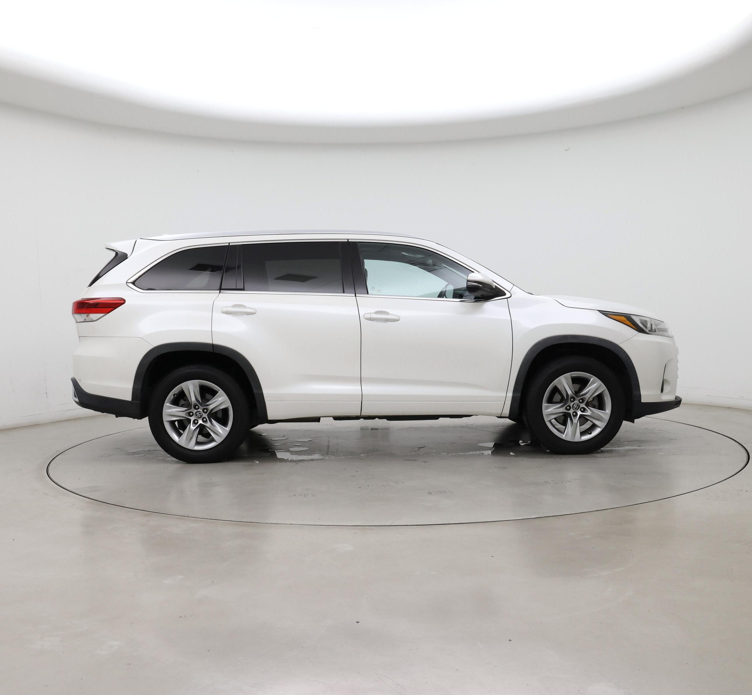 Thumbnail: 2019 Toyota Highlander - 7
