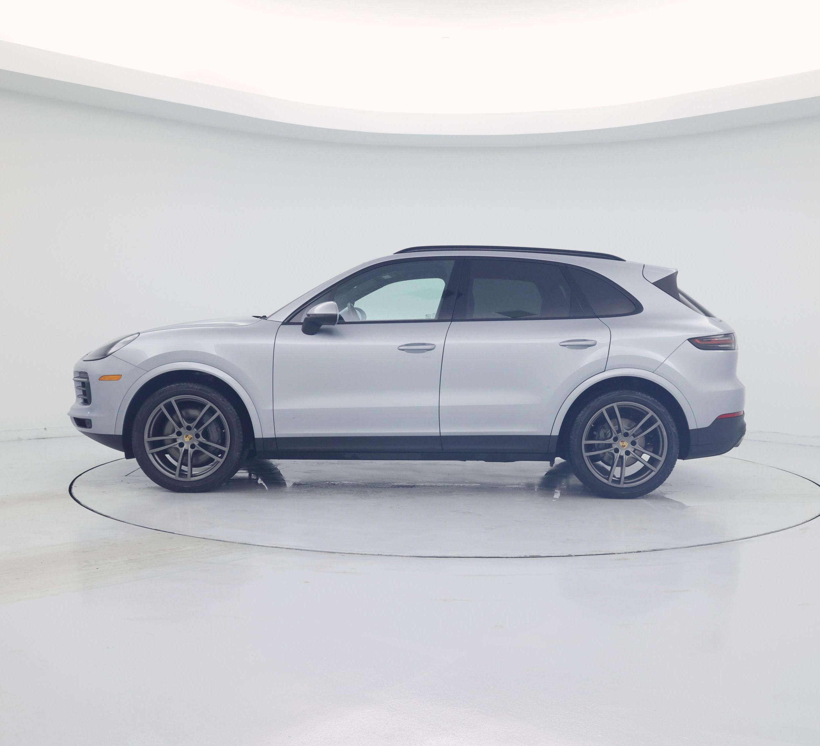 Thumbnail: 2021 Porsche Cayenne - 3