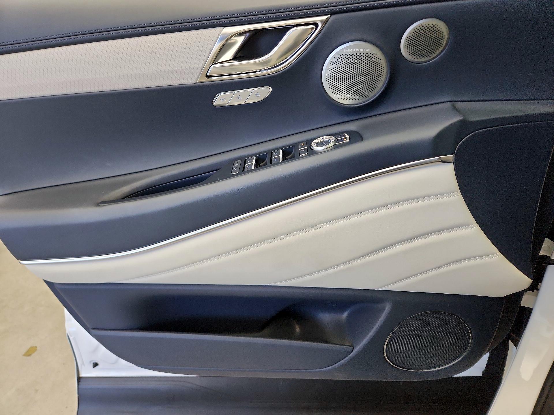 Thumbnail: 2025 Genesis GV80 - 12