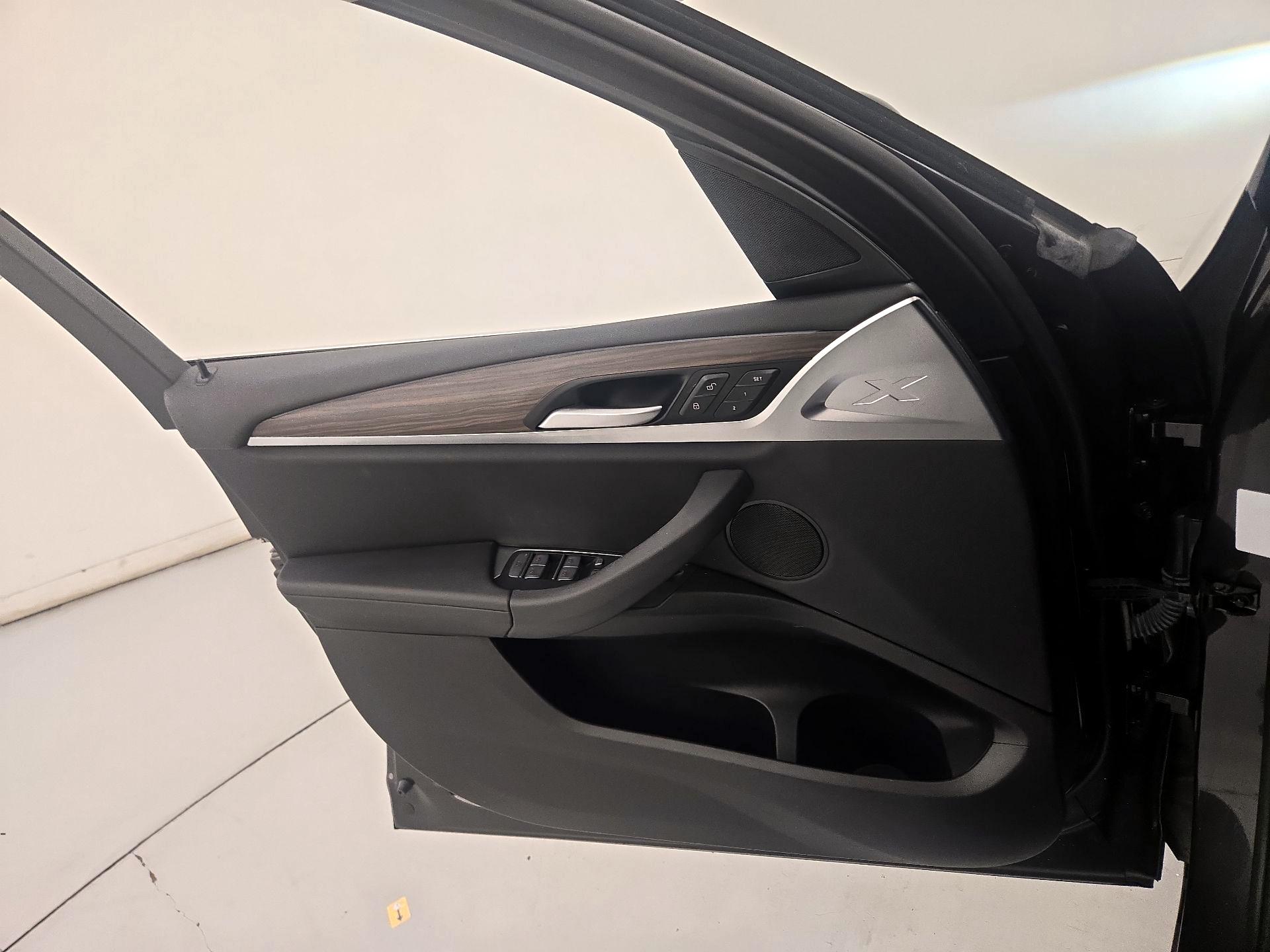 Thumbnail: 2021 BMW X3 - 12