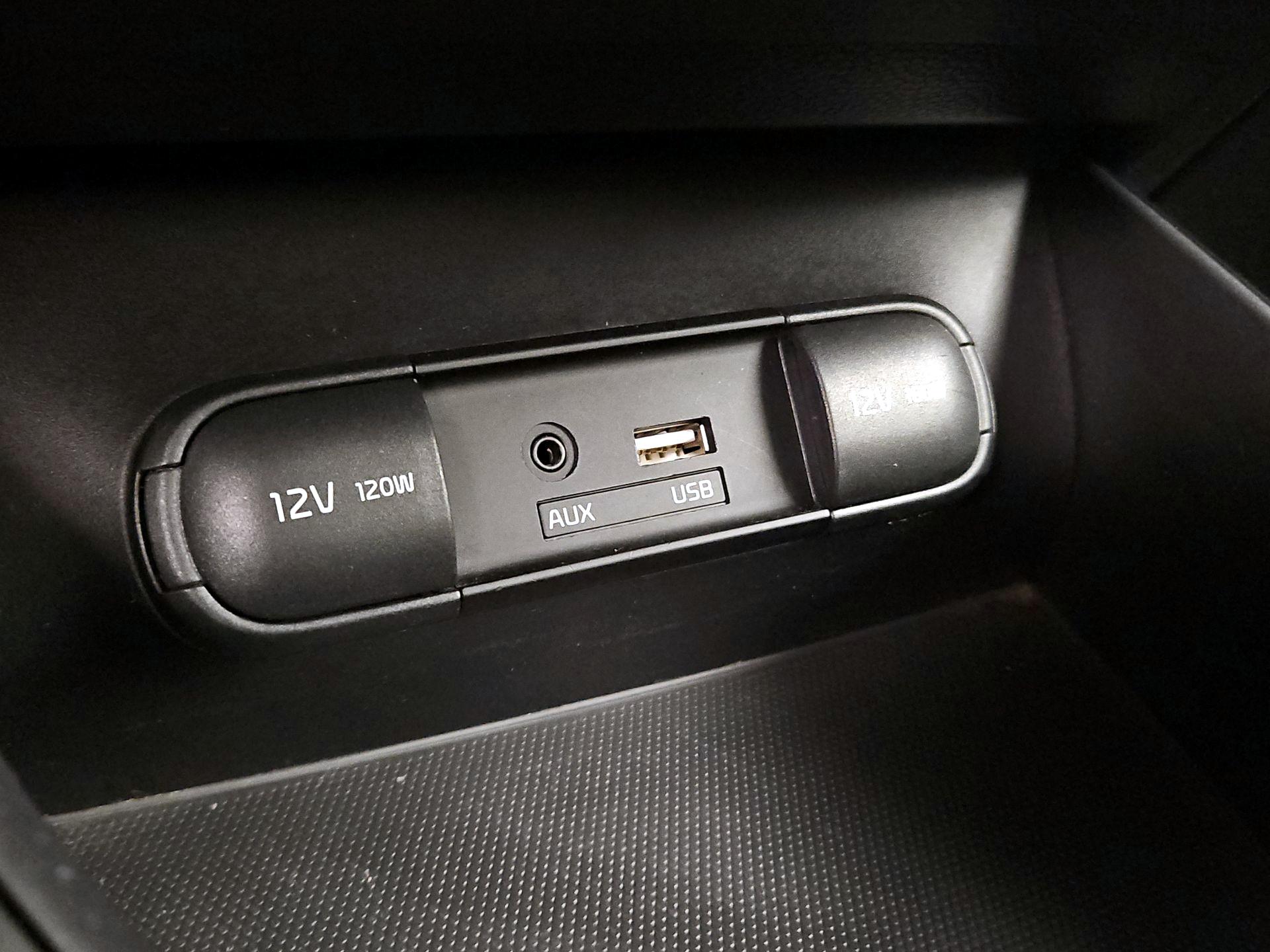 Thumbnail: 2015 Kia Soul - 15