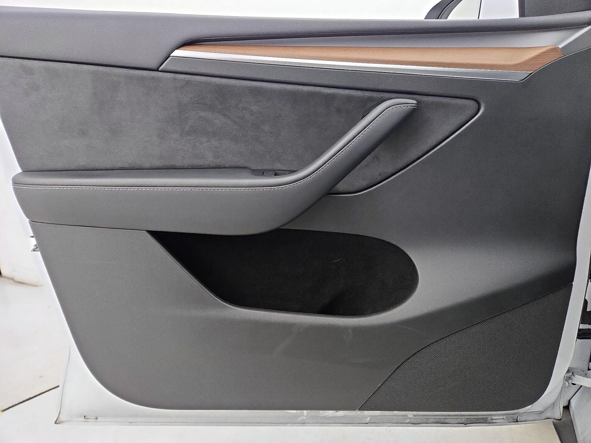 Thumbnail: 2023 Tesla Model Y - 12