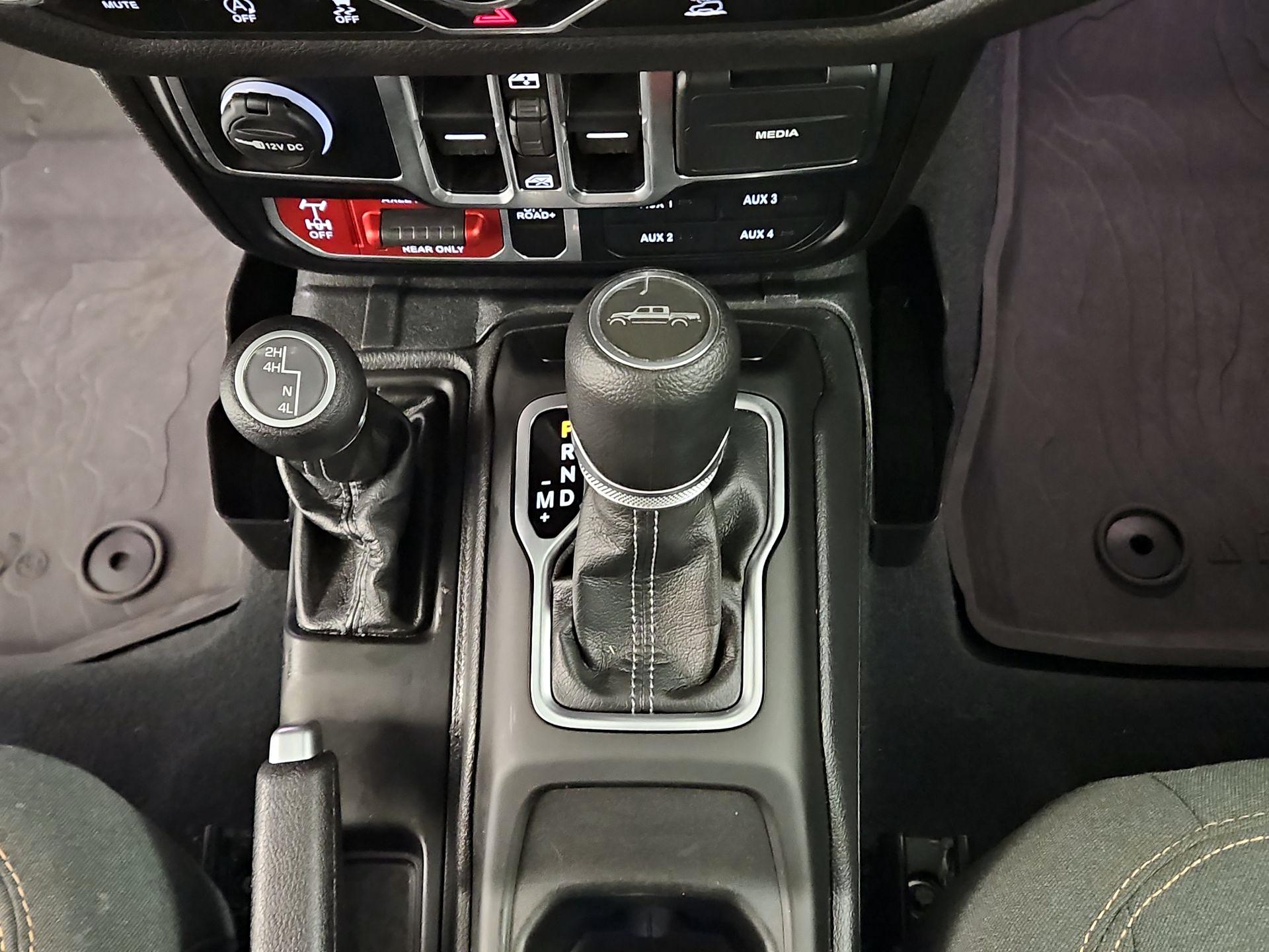 Thumbnail: 2024 Jeep Gladiator - 15