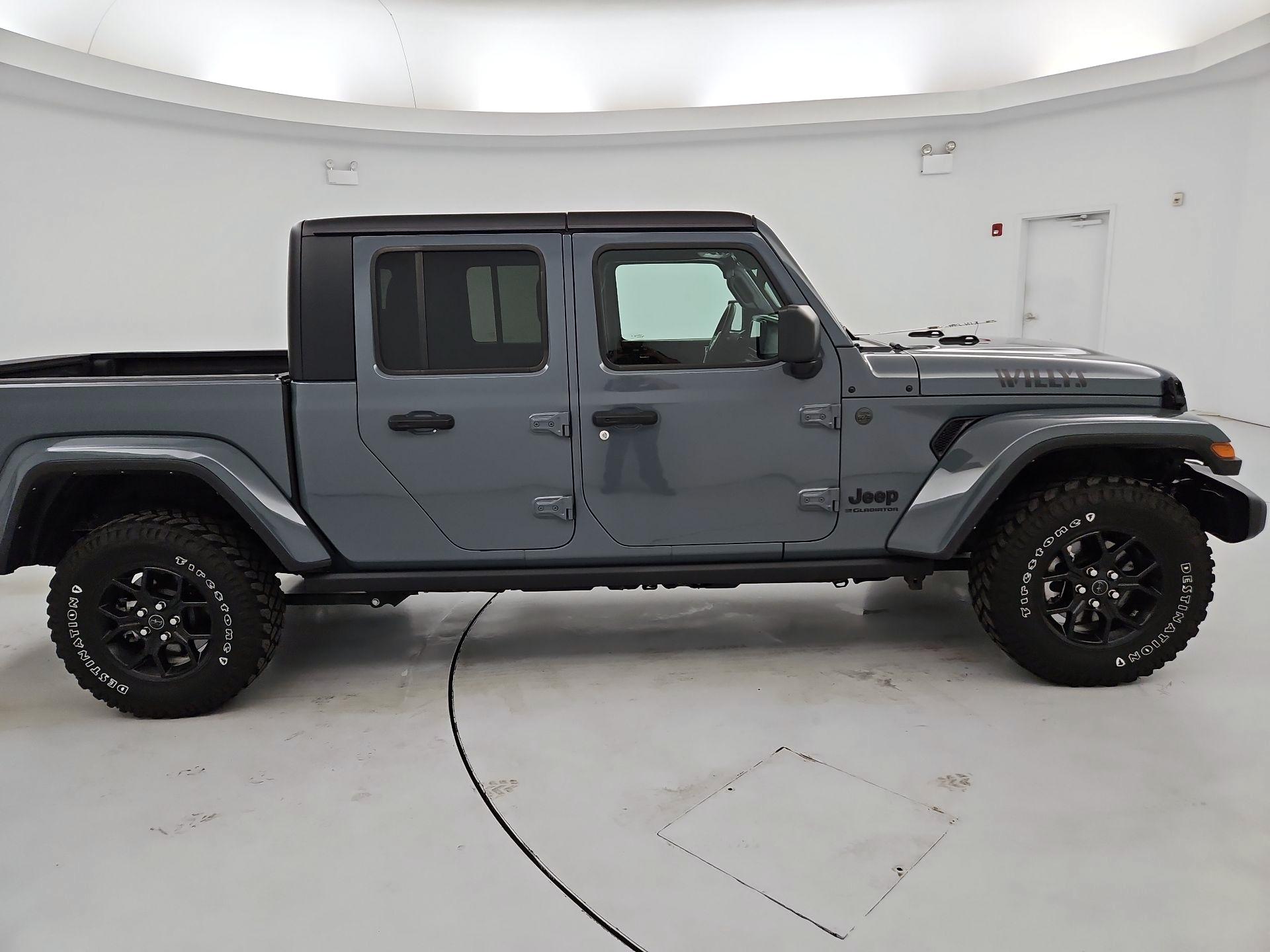 Thumbnail: 2024 Jeep Gladiator - 4