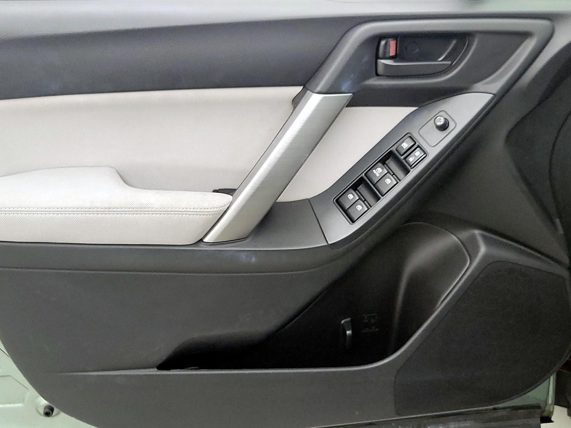 Thumbnail: 2015 Subaru Forester - 12
