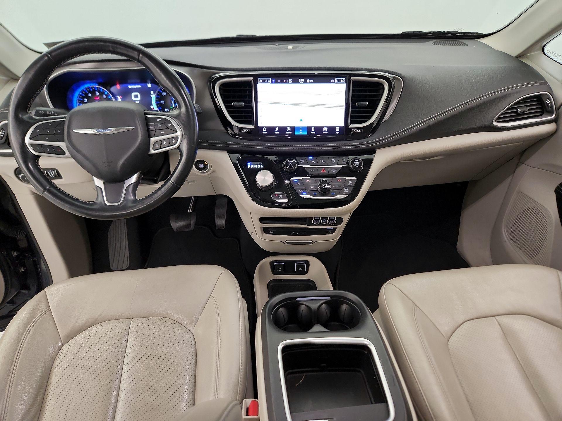 Thumbnail: 2021 Chrysler Pacifica - 9