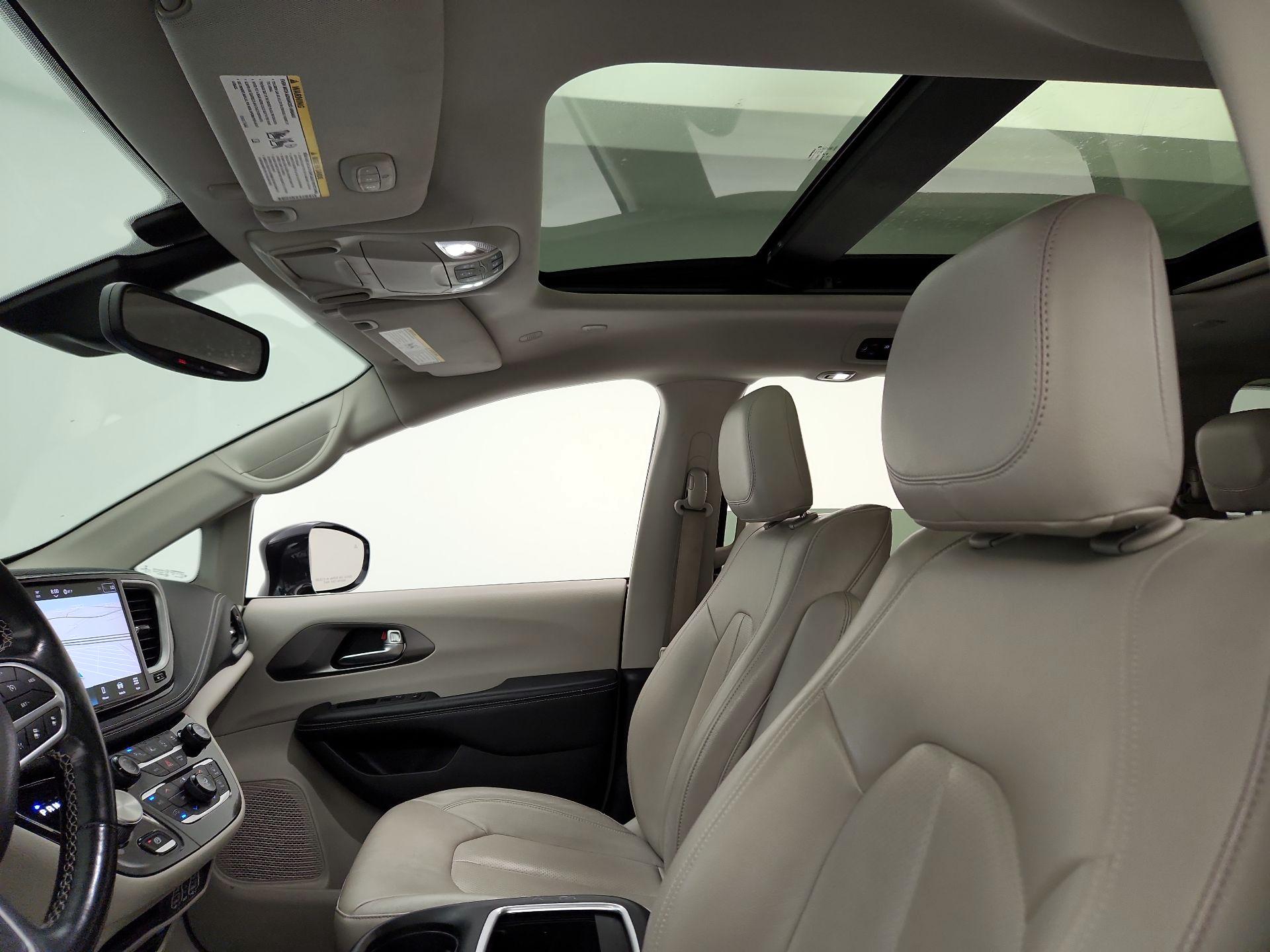 Thumbnail: 2021 Chrysler Pacifica - 20