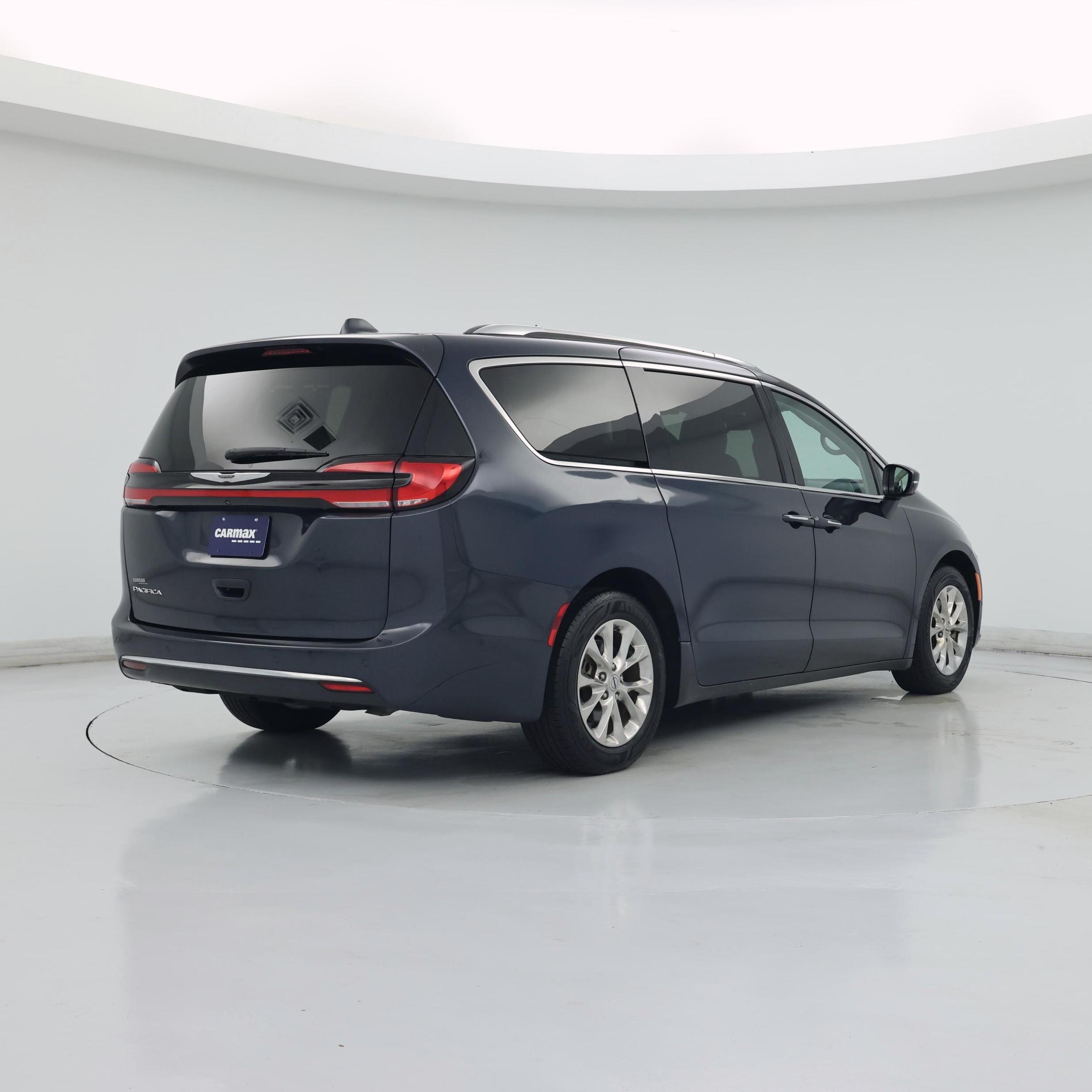 Thumbnail: 2021 Chrysler Pacifica - 8