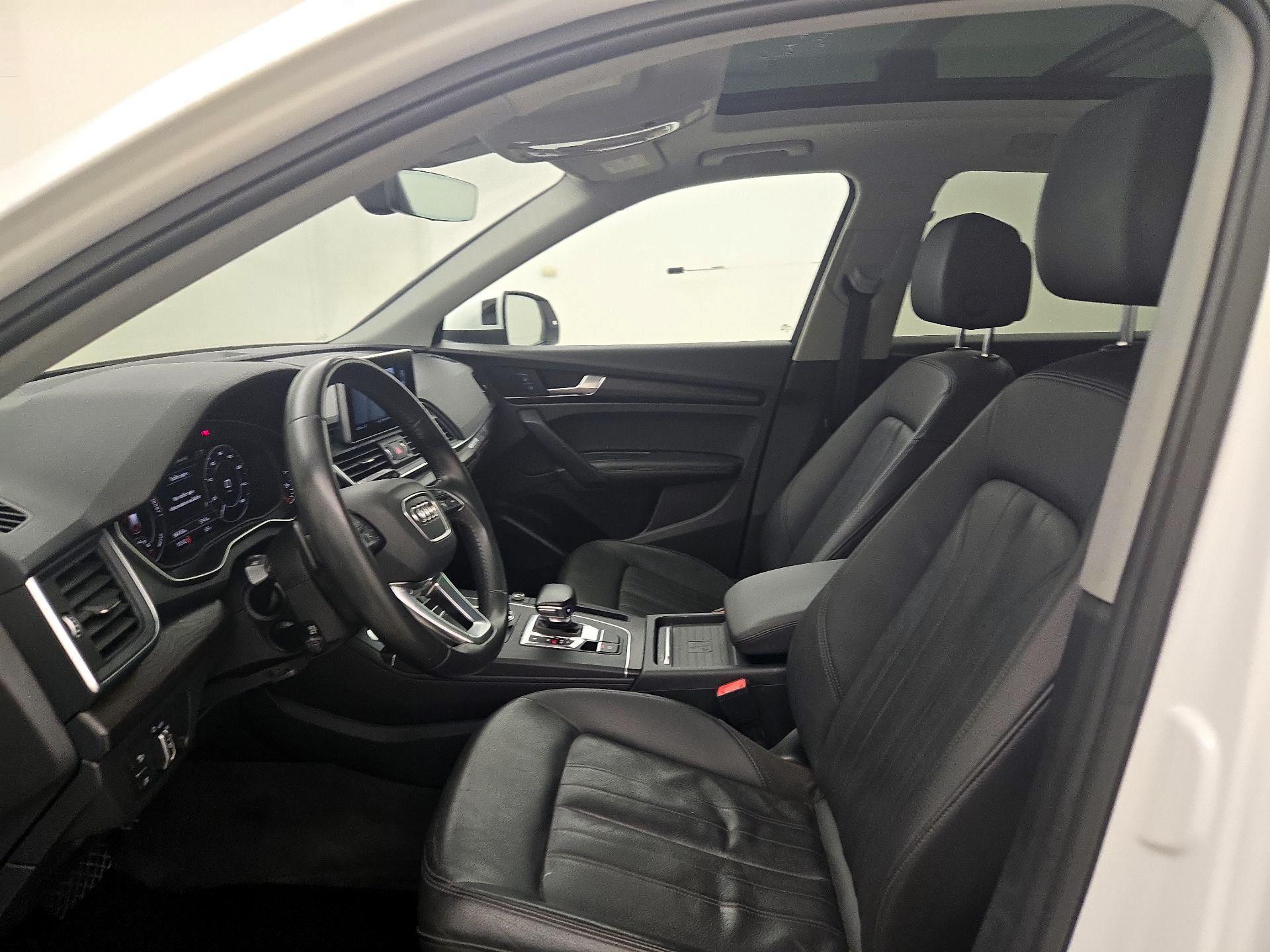 Thumbnail: 2020 Audi Q5 - 11