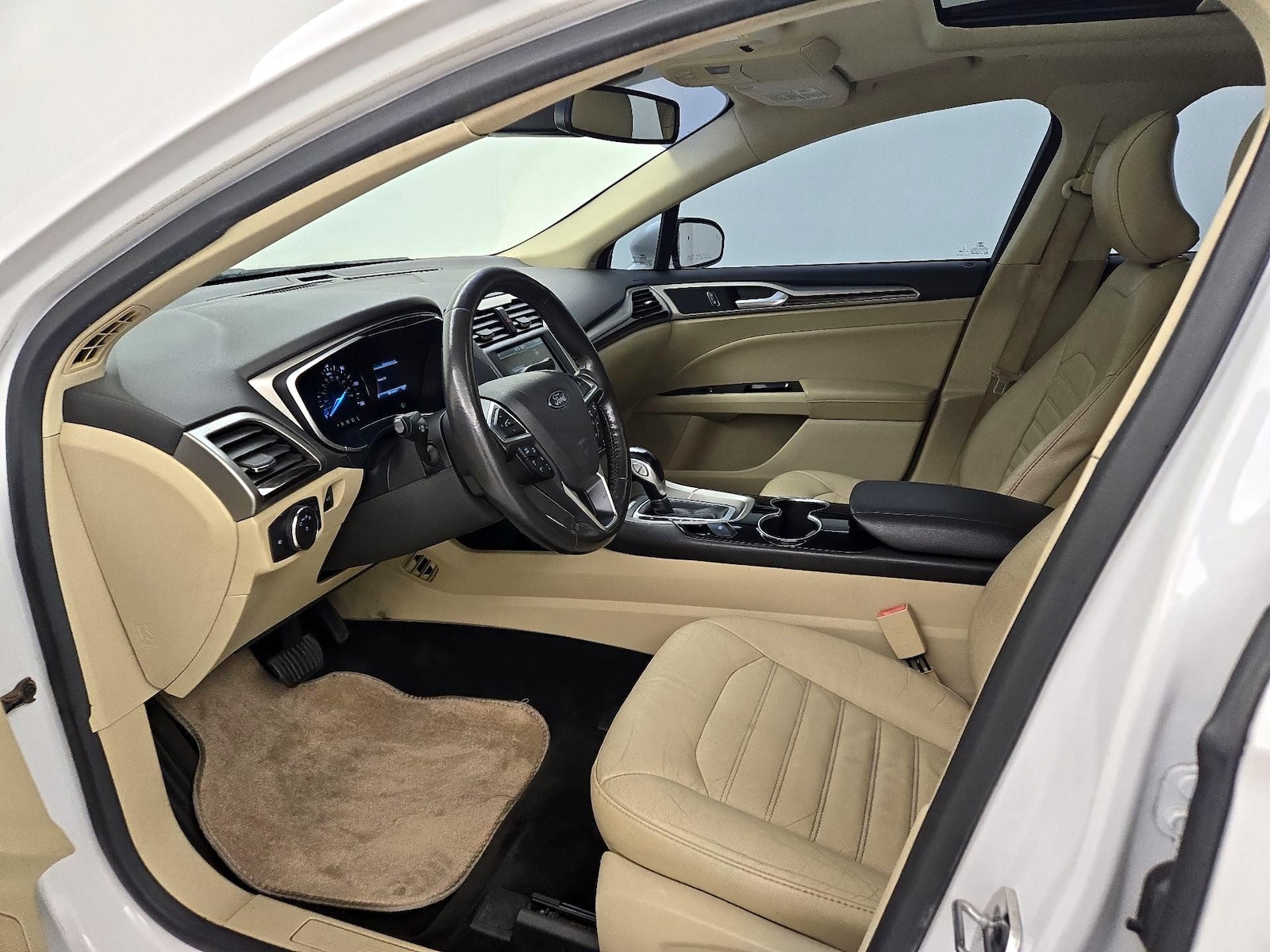 2015 Ford Fusion Hybrid SE - Photo 12