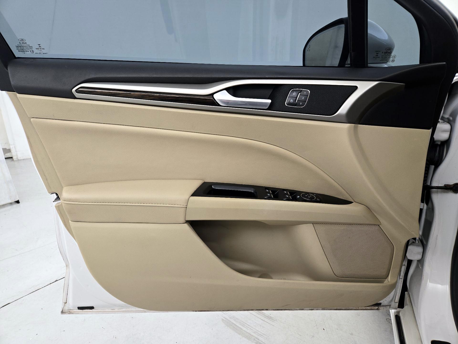 Thumbnail: 2015 Ford Fusion - 12