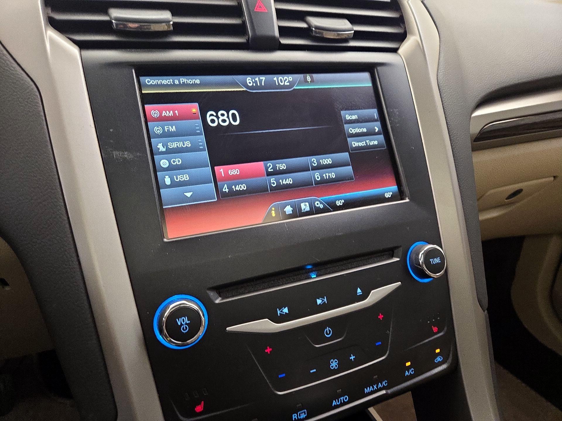 Thumbnail: 2015 Ford Fusion - 16