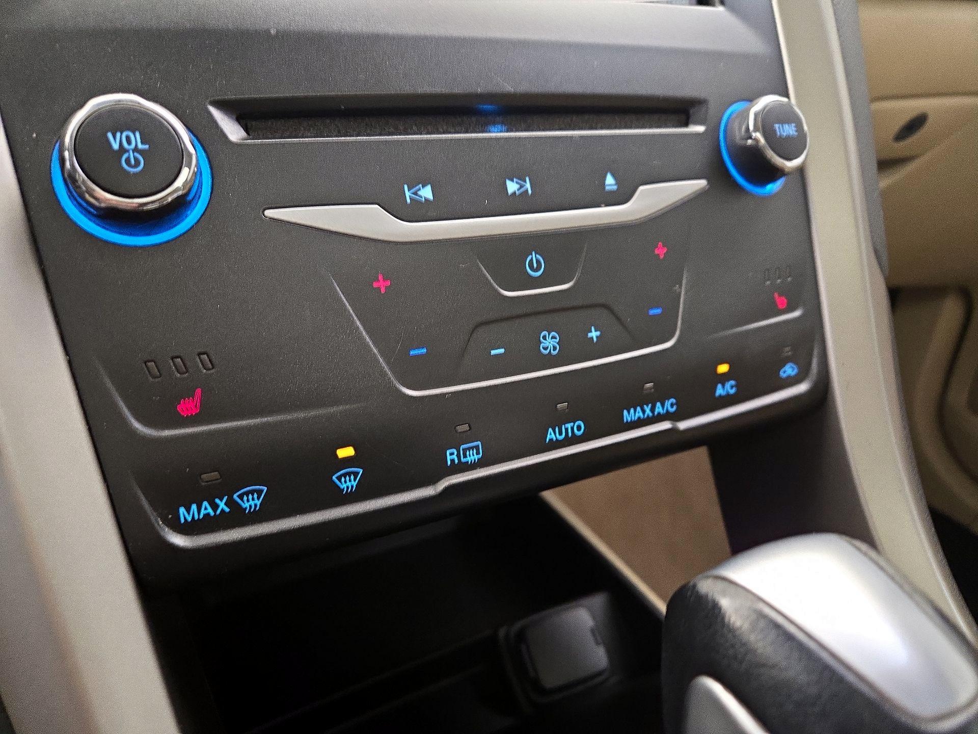 Thumbnail: 2015 Ford Fusion - 17
