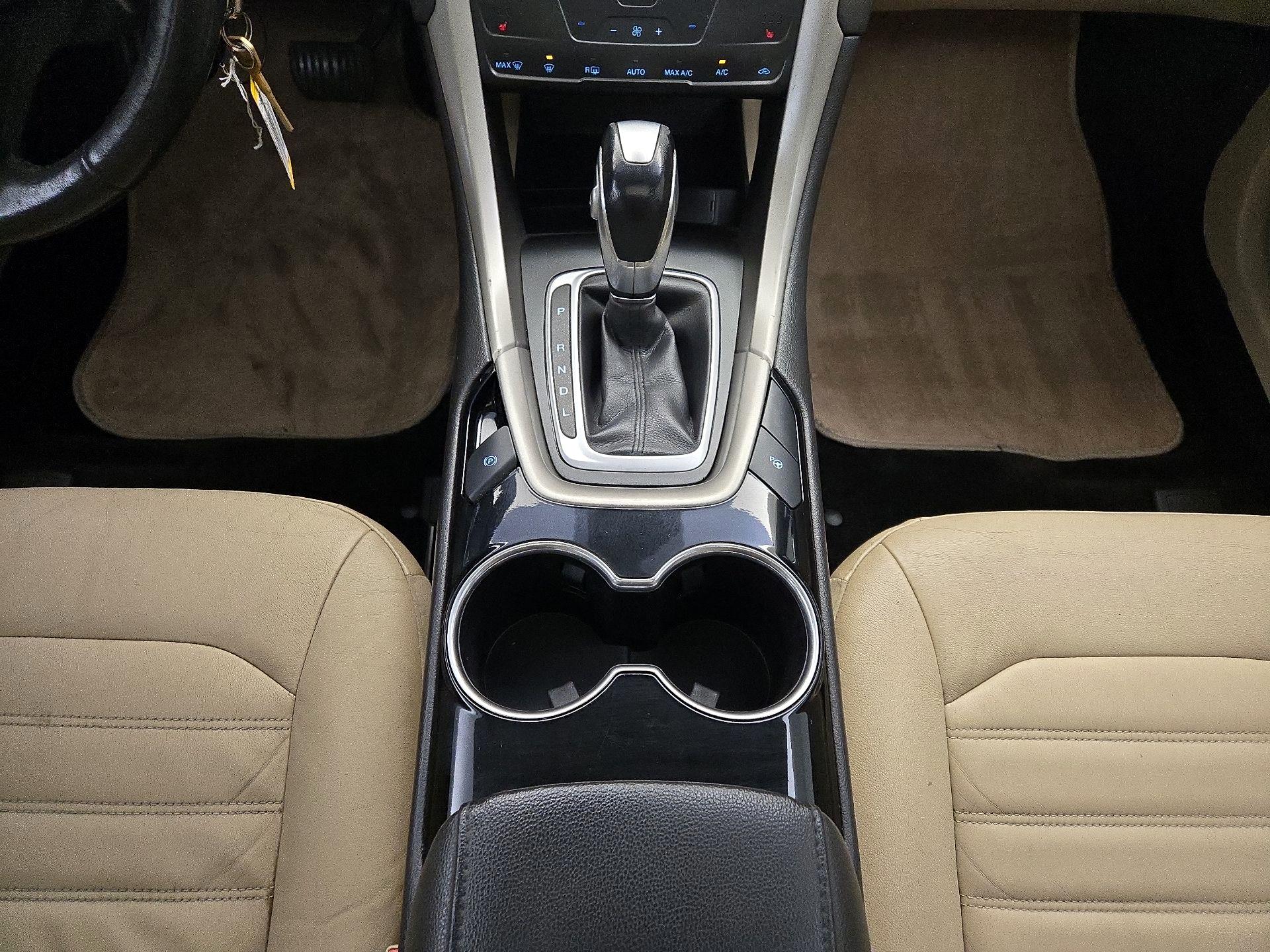 Thumbnail: 2015 Ford Fusion - 18