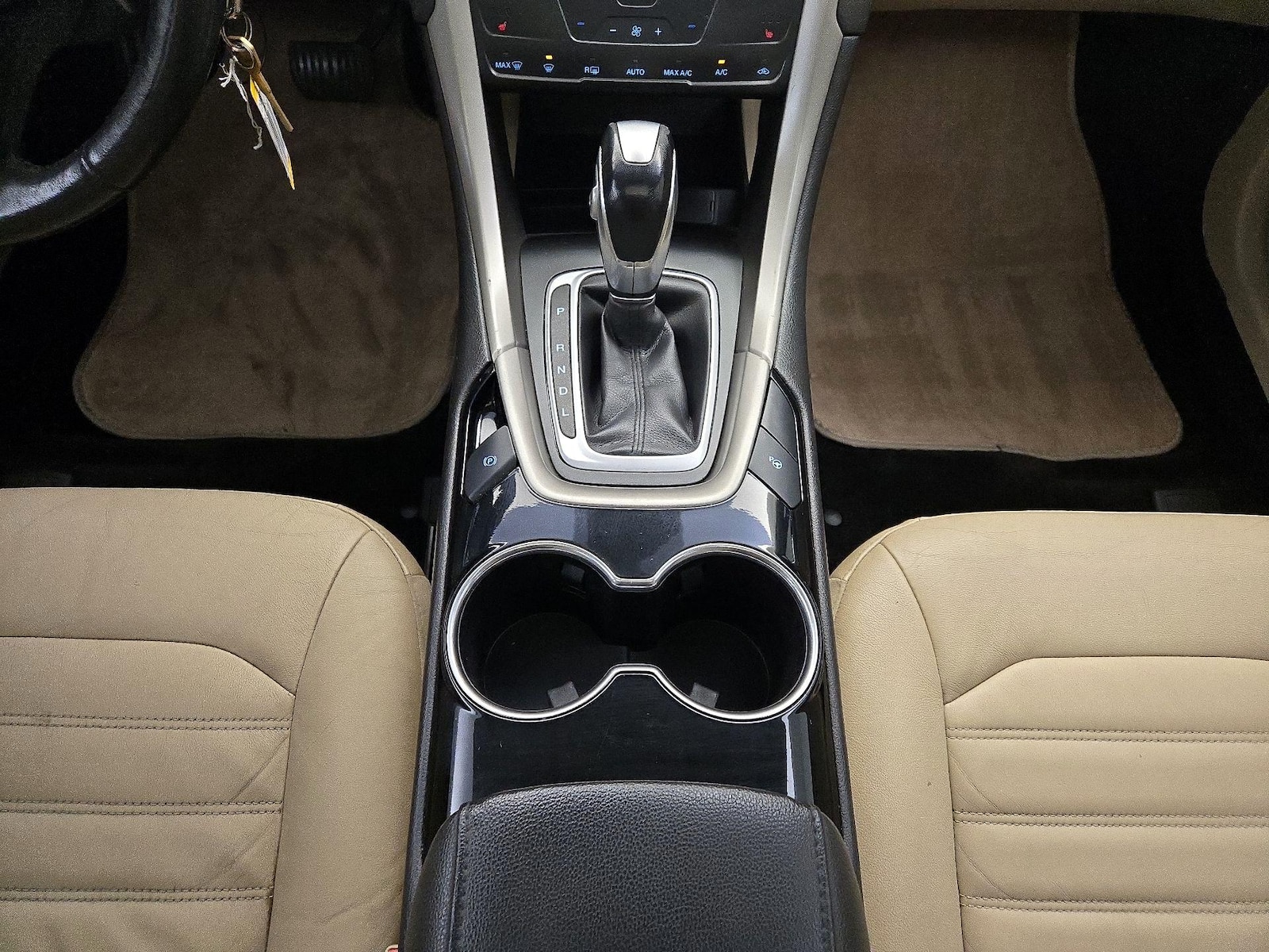 2015 Ford Fusion Hybrid SE - Photo 19