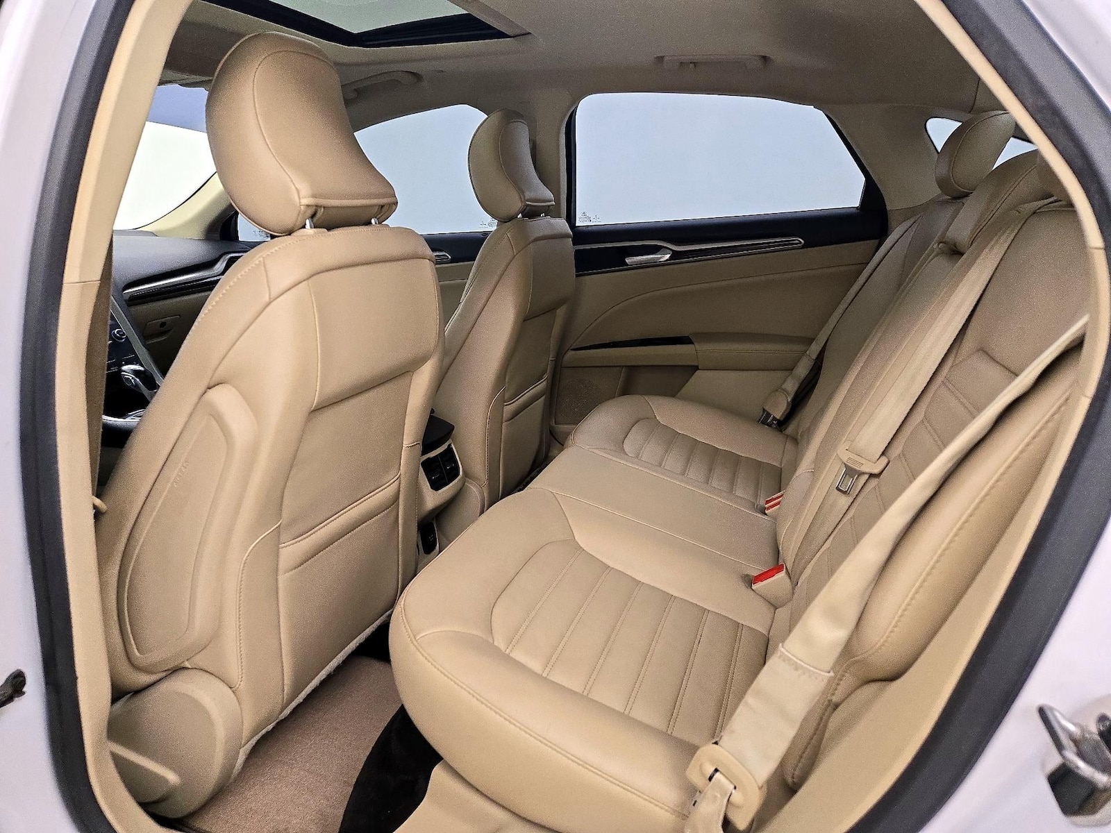 2015 Ford Fusion Hybrid SE - Photo 22