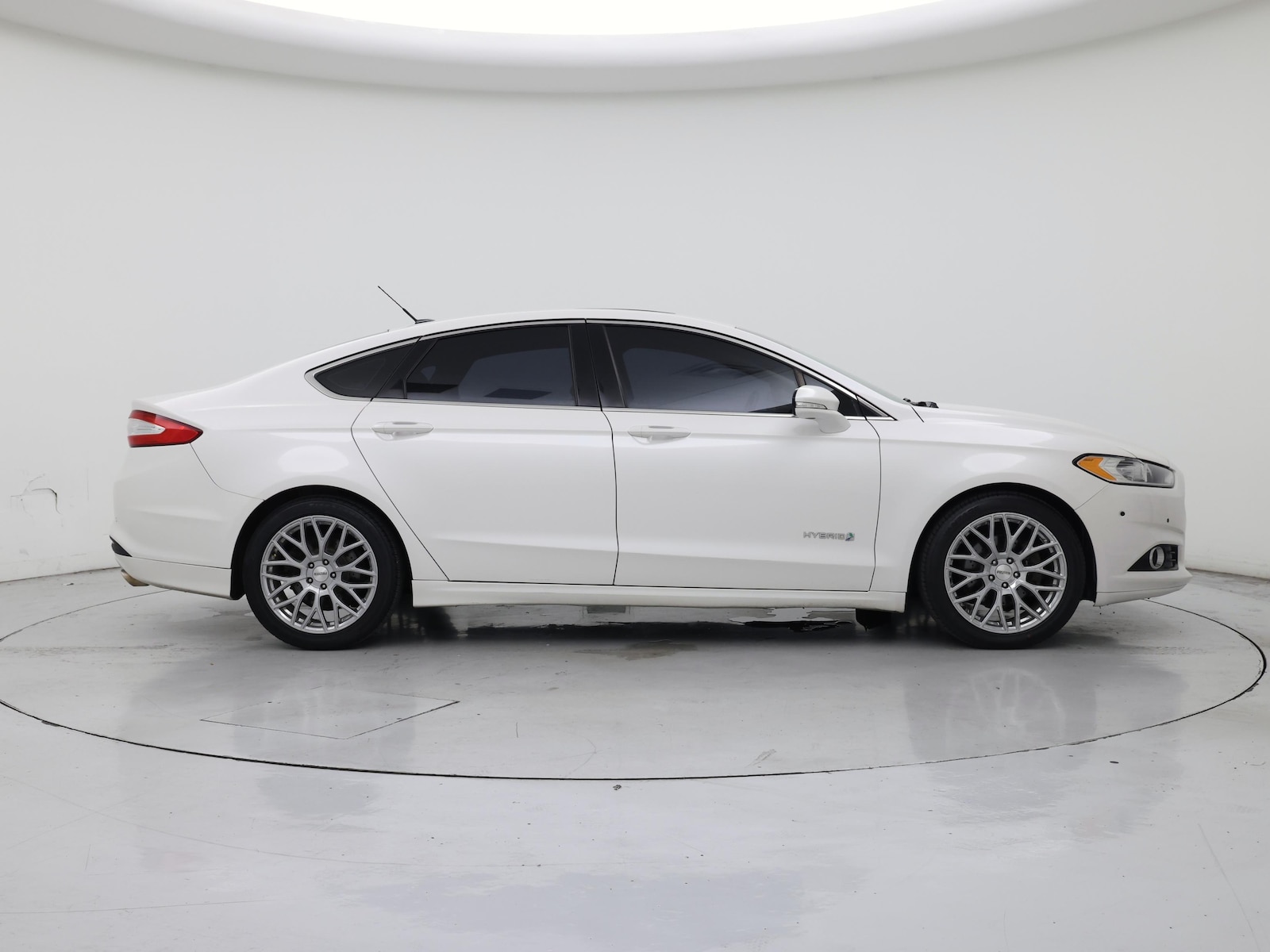 2015 Ford Fusion Hybrid SE - Photo 8