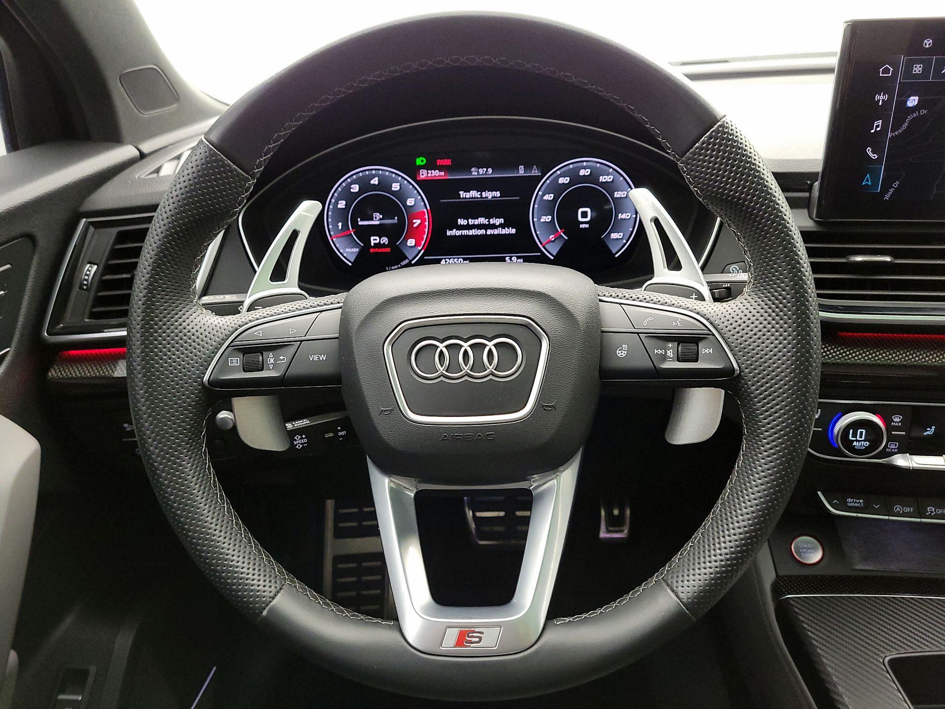 Thumbnail: 2022 Audi SQ5 - 10