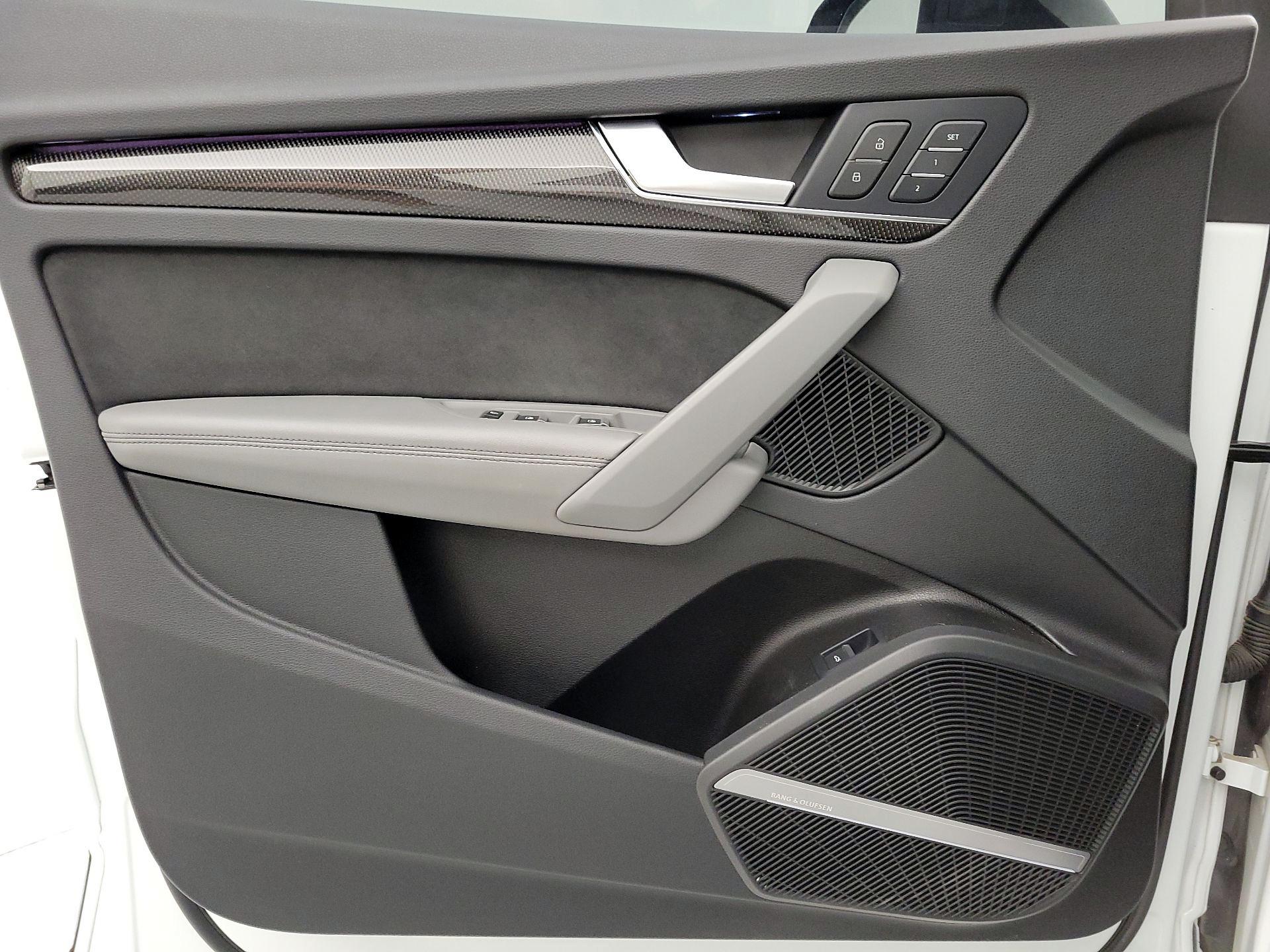 Thumbnail: 2022 Audi SQ5 - 12