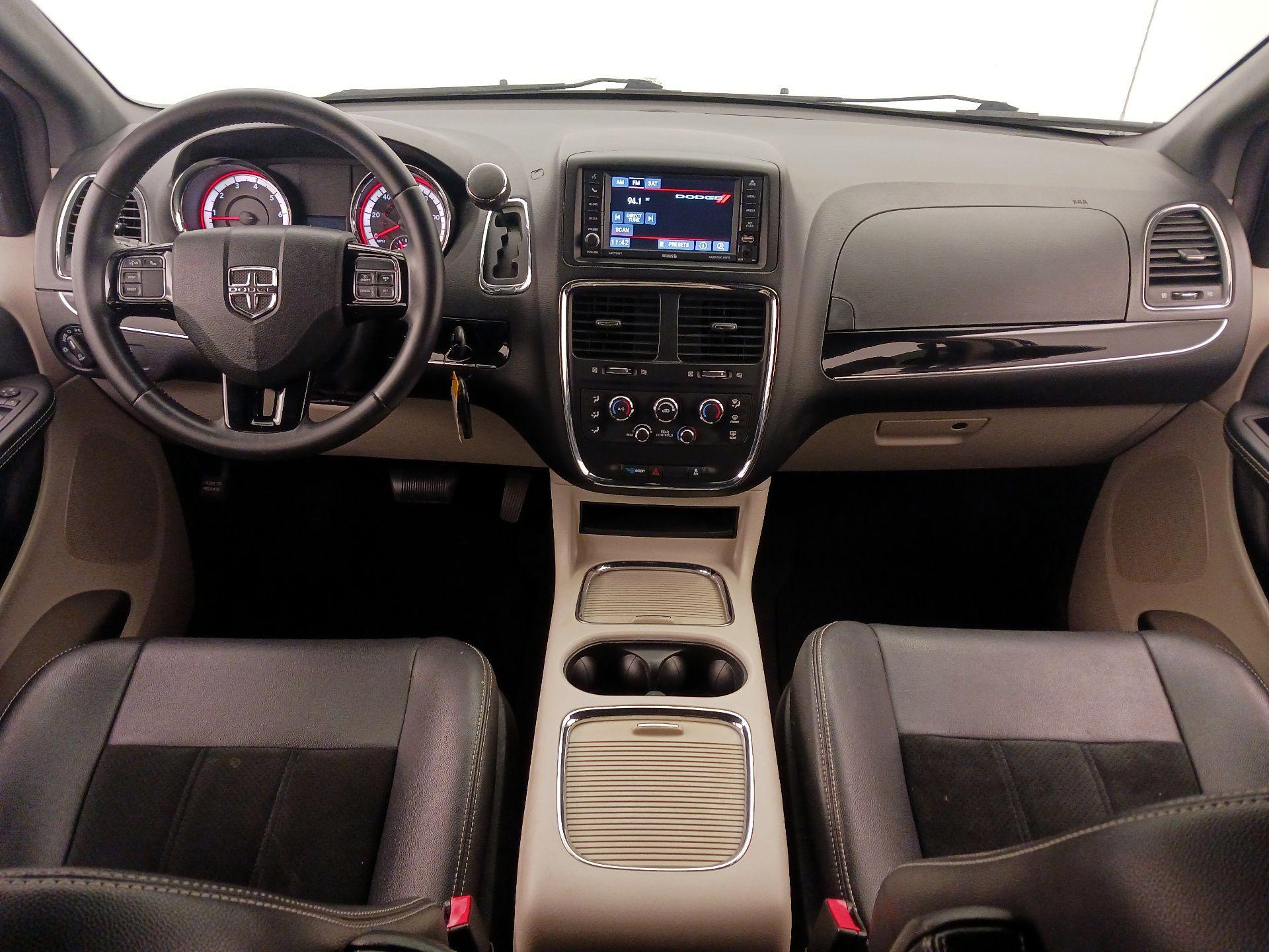 Thumbnail: 2017 Dodge Grand Caravan - 9