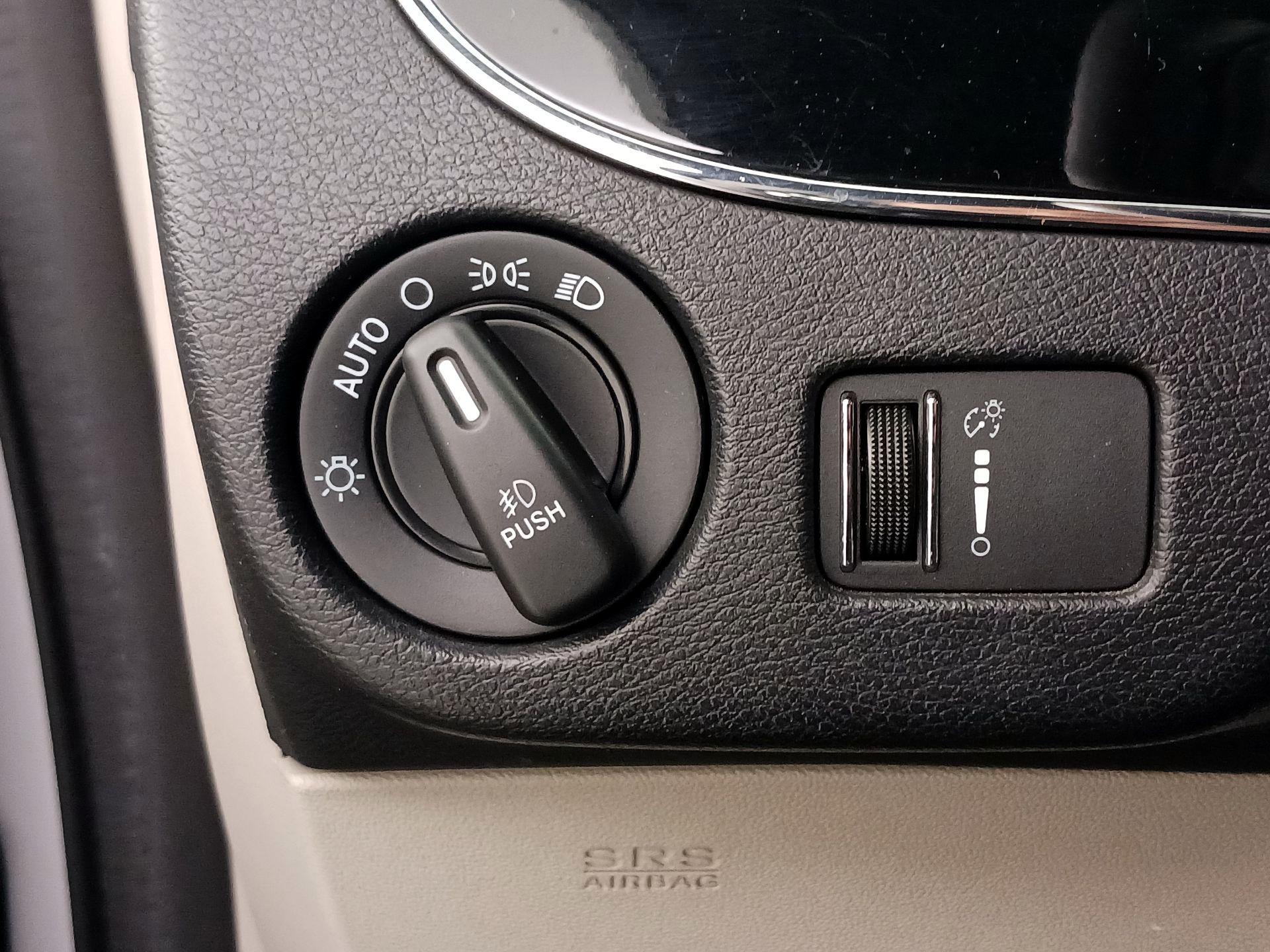Thumbnail: 2017 Dodge Grand Caravan - 13