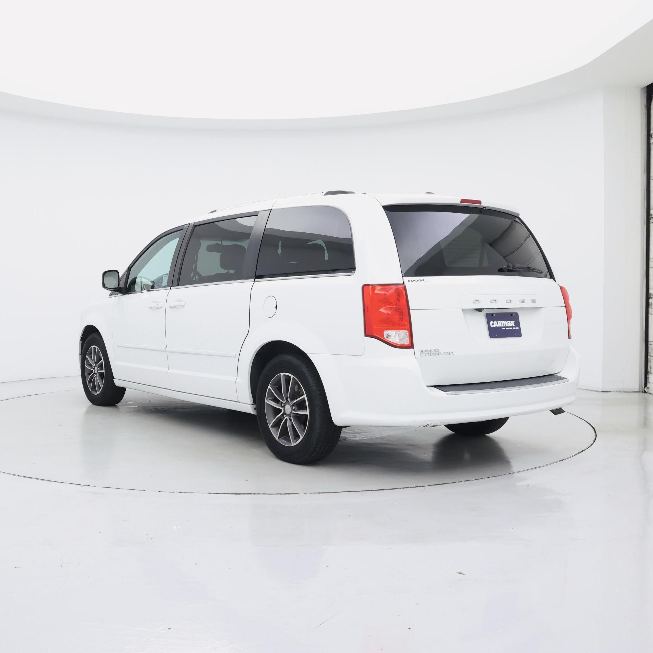 Thumbnail: 2017 Dodge Grand Caravan - 2