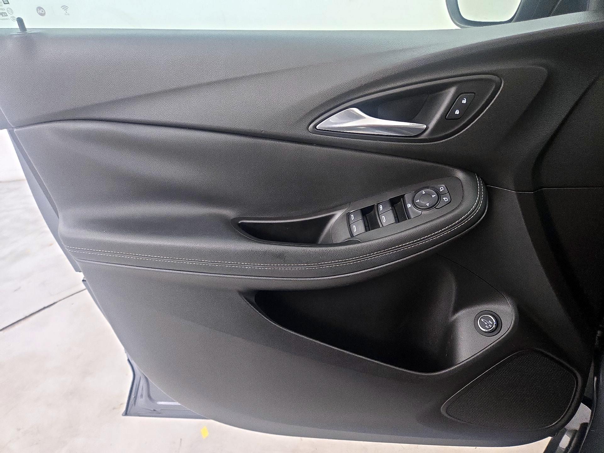 Thumbnail: 2021 Buick Encore GX - 12