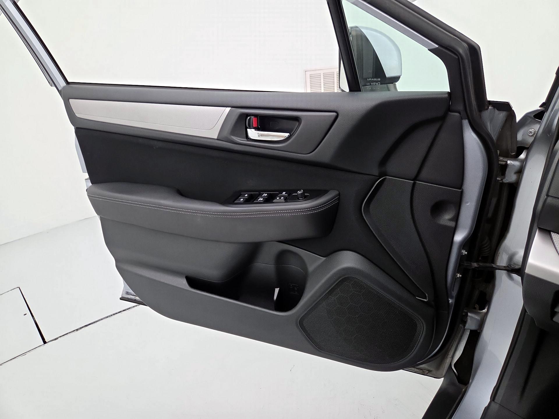 Thumbnail: 2015 Subaru Outback - 12
