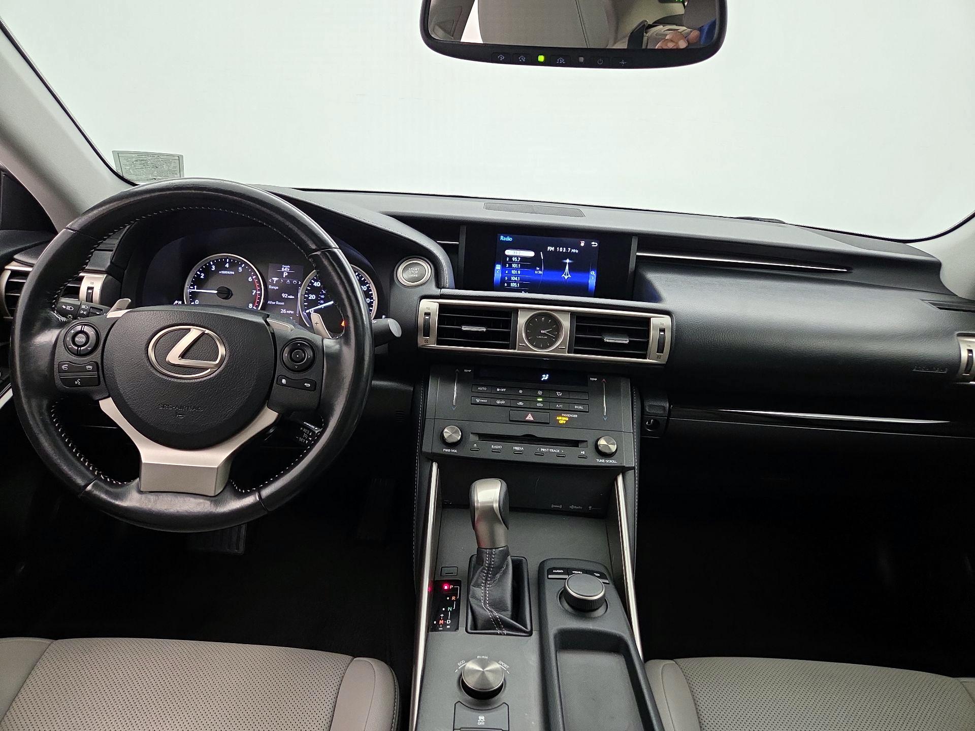 Thumbnail: 2016 Lexus IS - 9