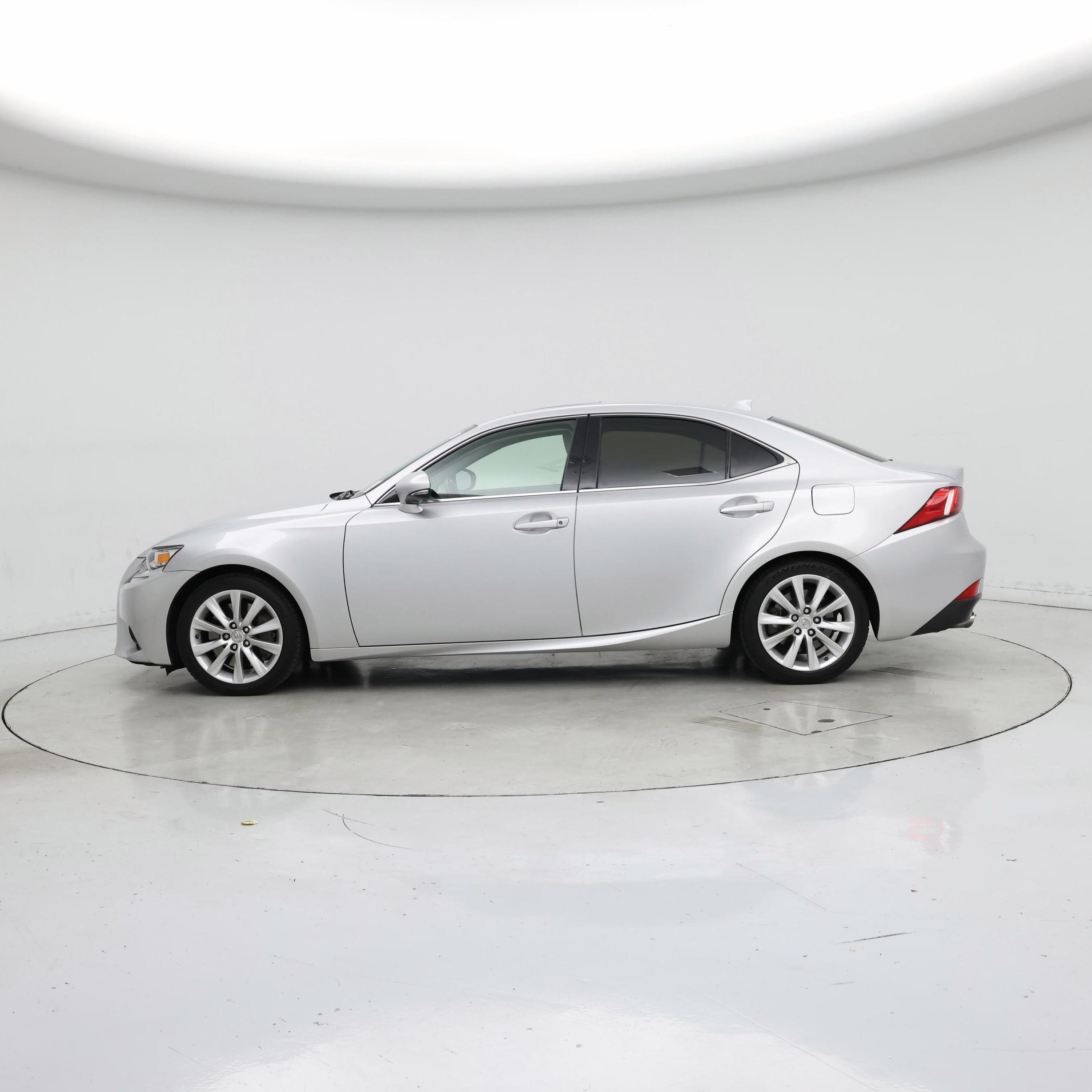 Thumbnail: 2016 Lexus IS - 3