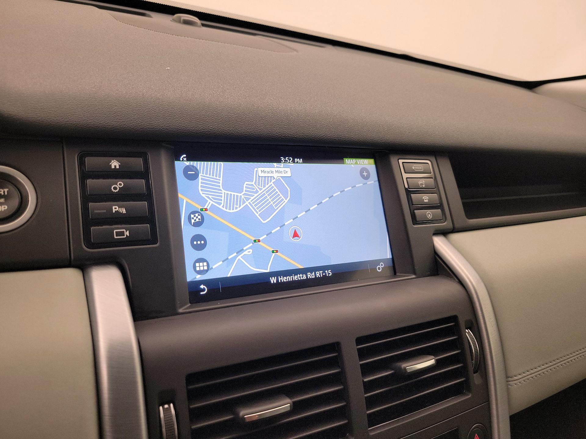 Thumbnail: 2019 Land Rover Discovery Sport - 14
