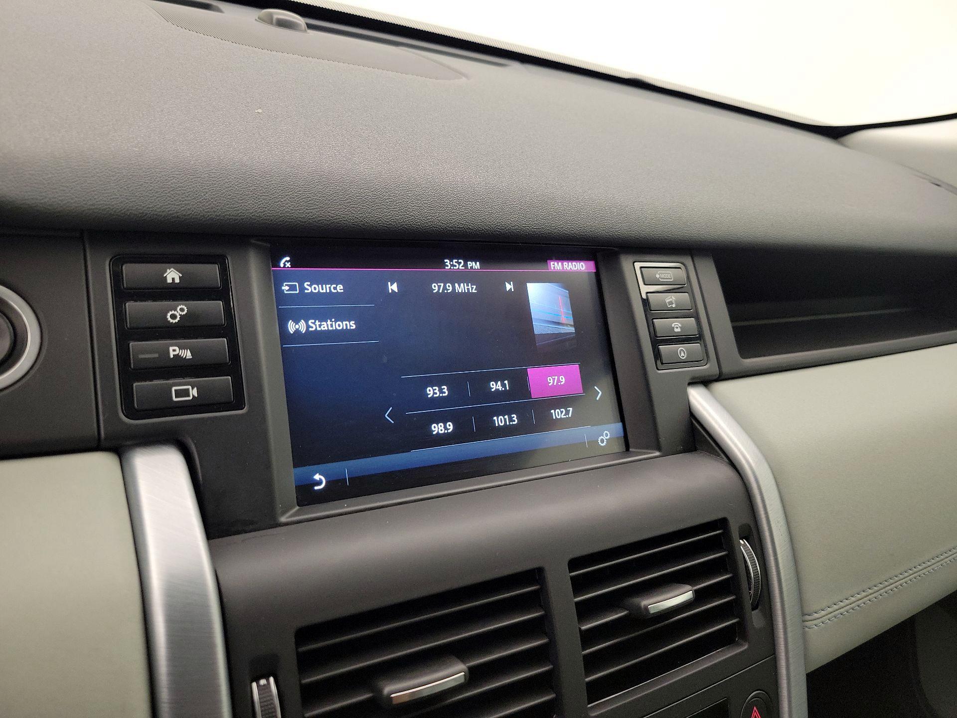Thumbnail: 2019 Land Rover Discovery Sport - 16