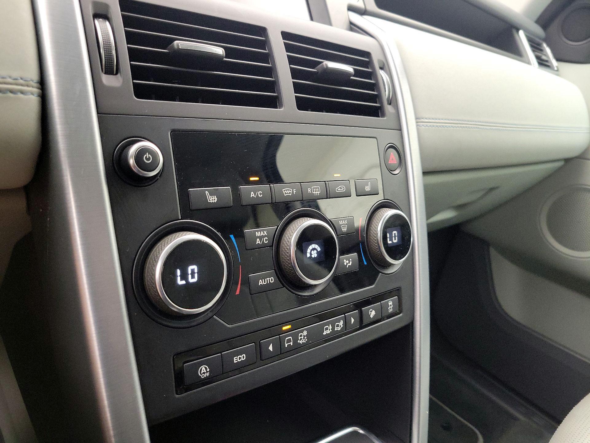 Thumbnail: 2019 Land Rover Discovery Sport - 17
