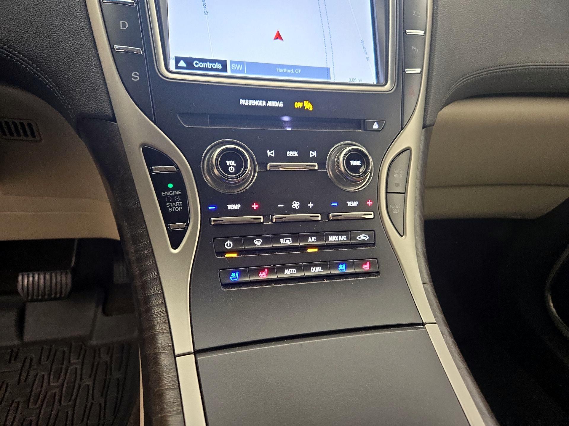 Thumbnail: 2019 Lincoln Nautilus - 17
