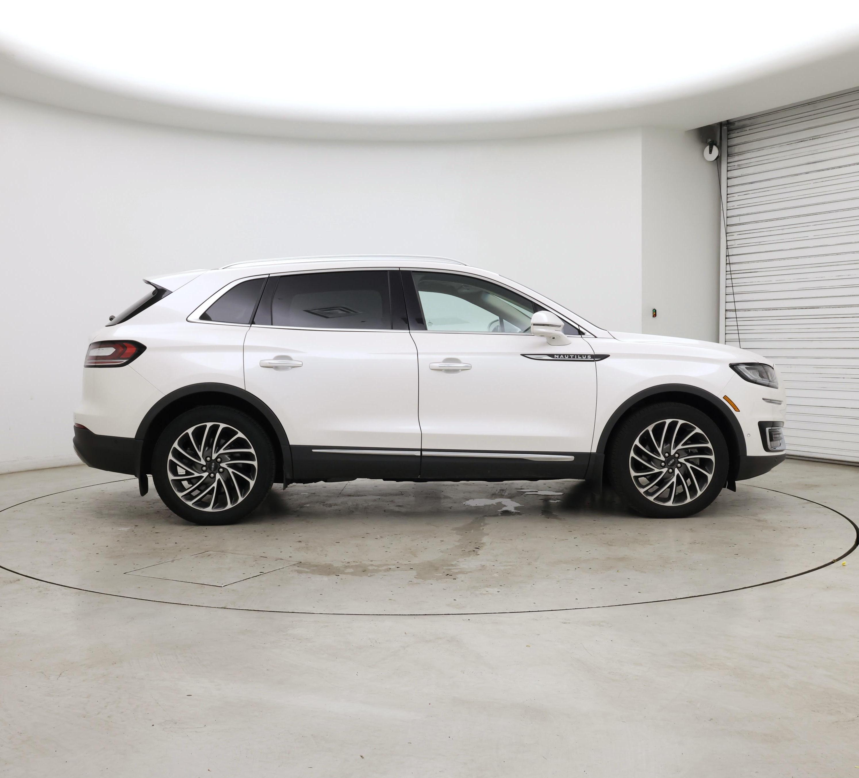 Thumbnail: 2019 Lincoln Nautilus - 7