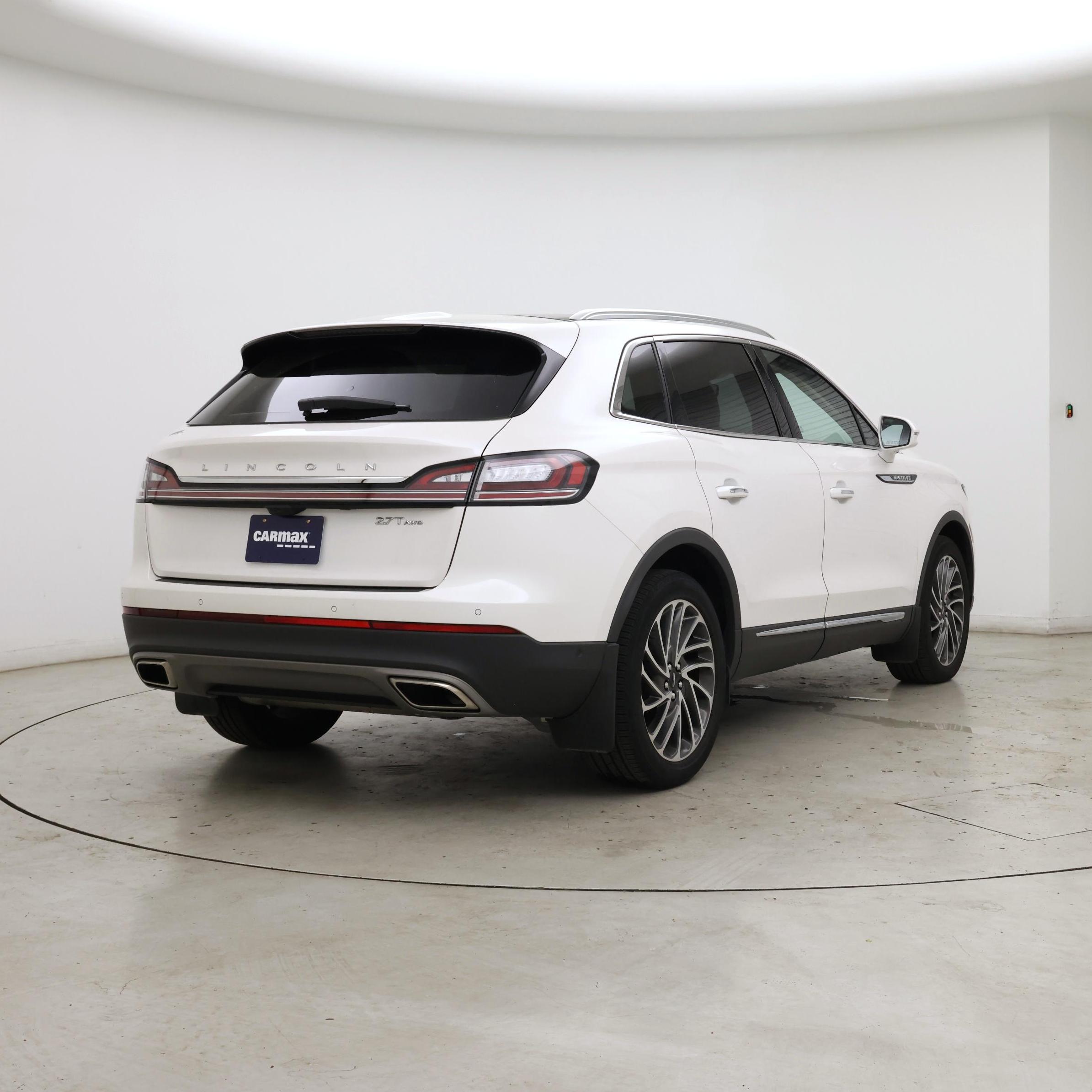 Thumbnail: 2019 Lincoln Nautilus - 8