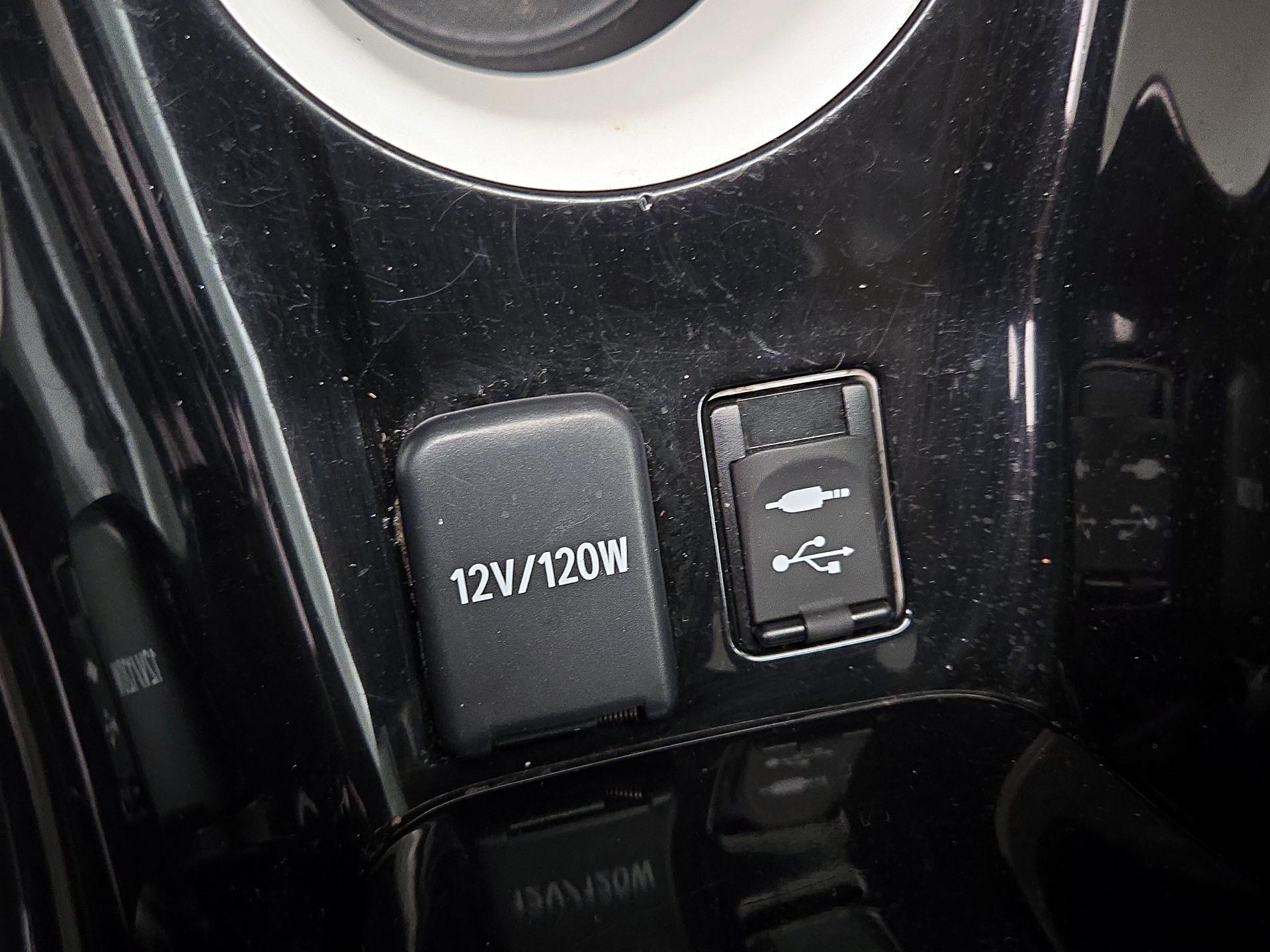 Thumbnail: 2016 Toyota Prius - 18