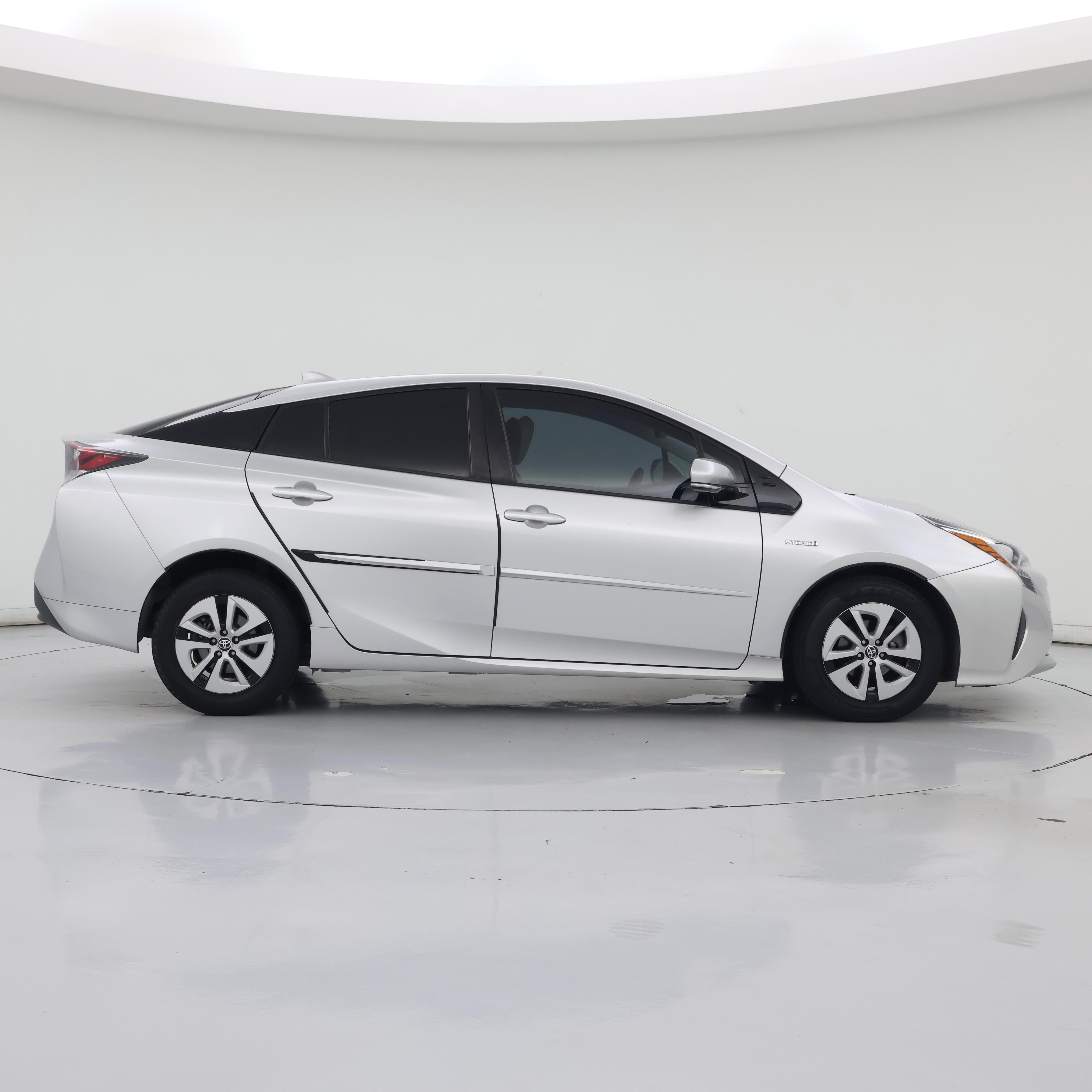 Thumbnail: 2016 Toyota Prius - 7