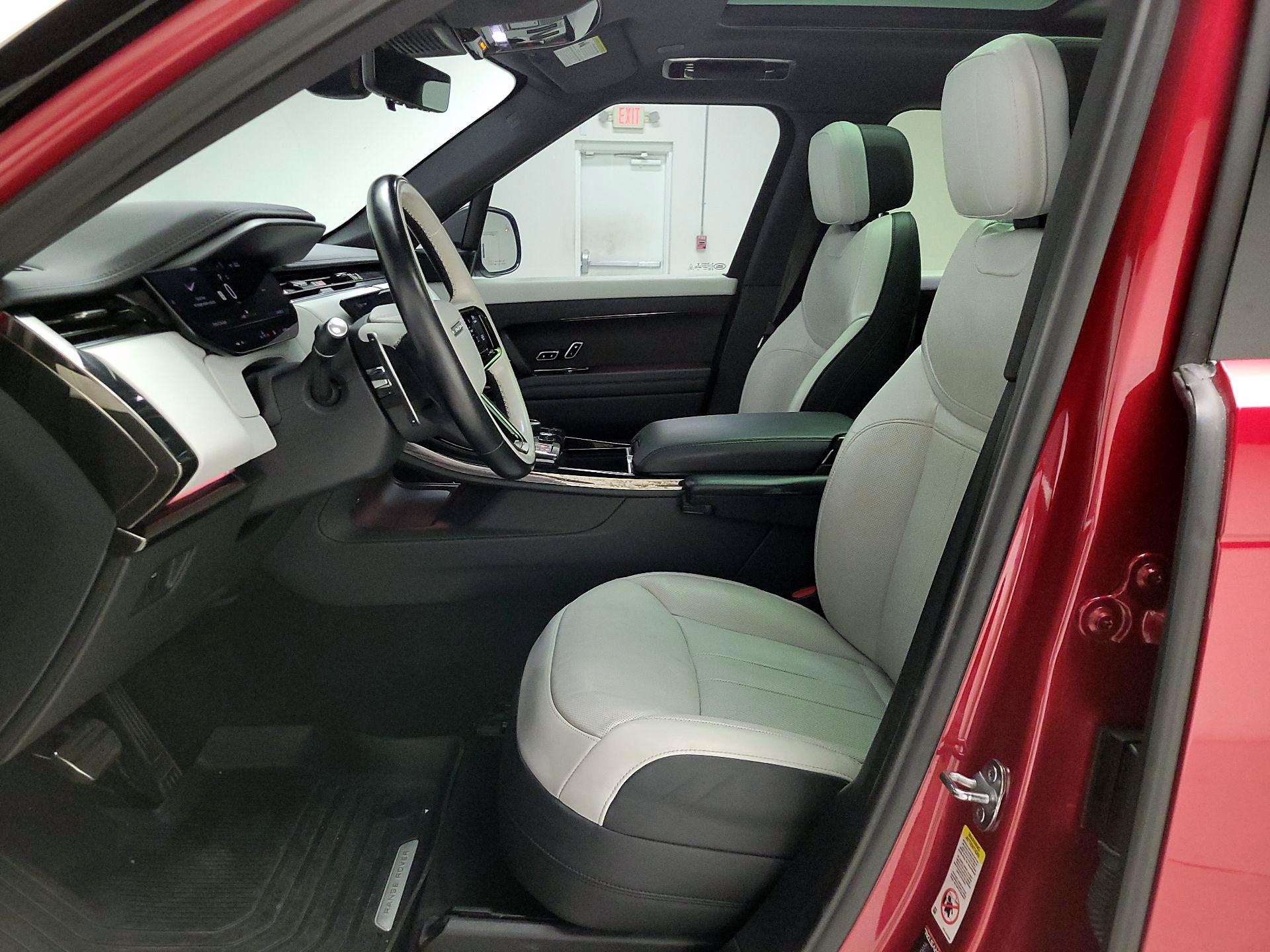 Thumbnail: 2023 Land Rover Range Rover Sport - 11