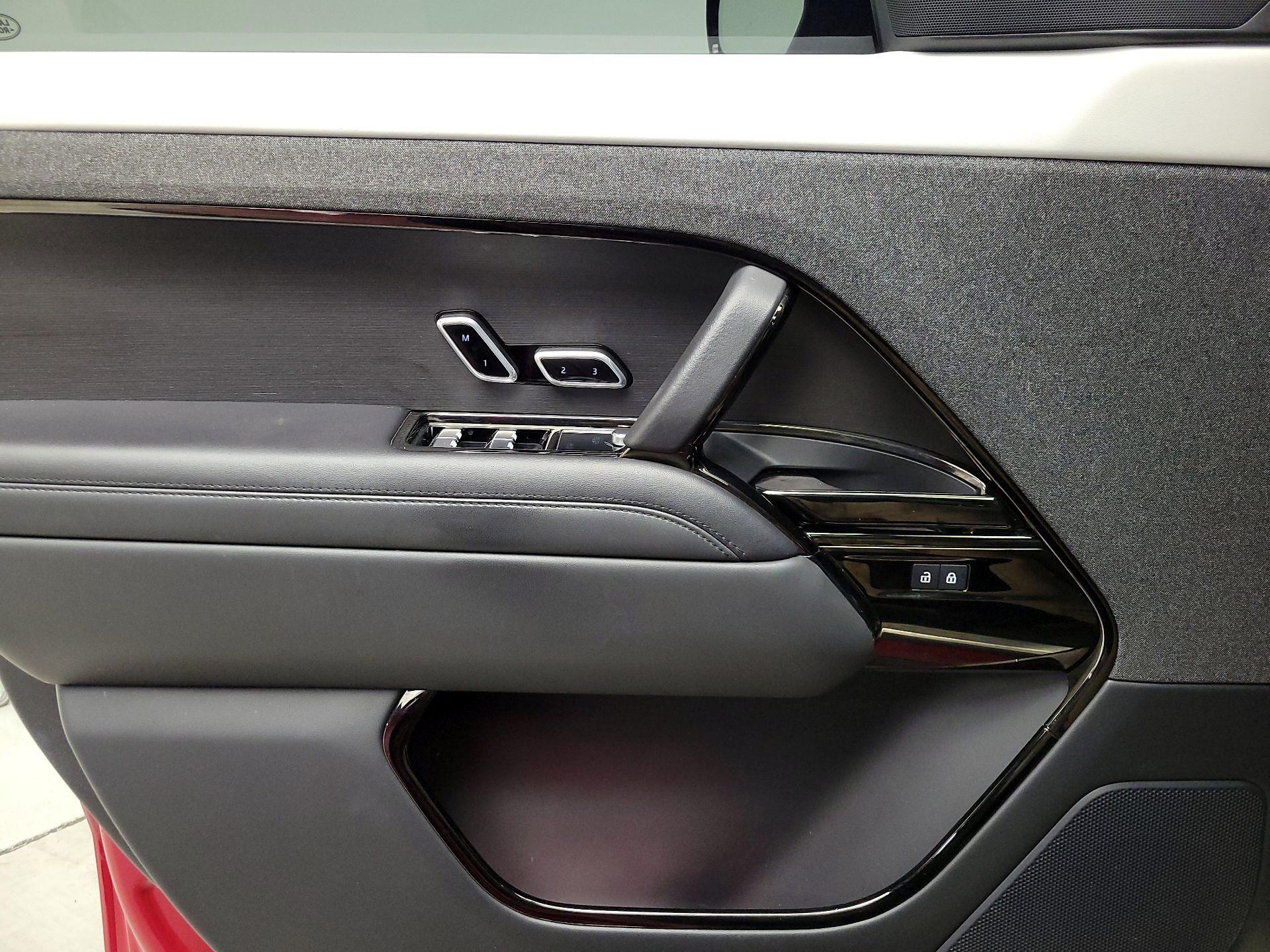 Thumbnail: 2023 Land Rover Range Rover Sport - 12