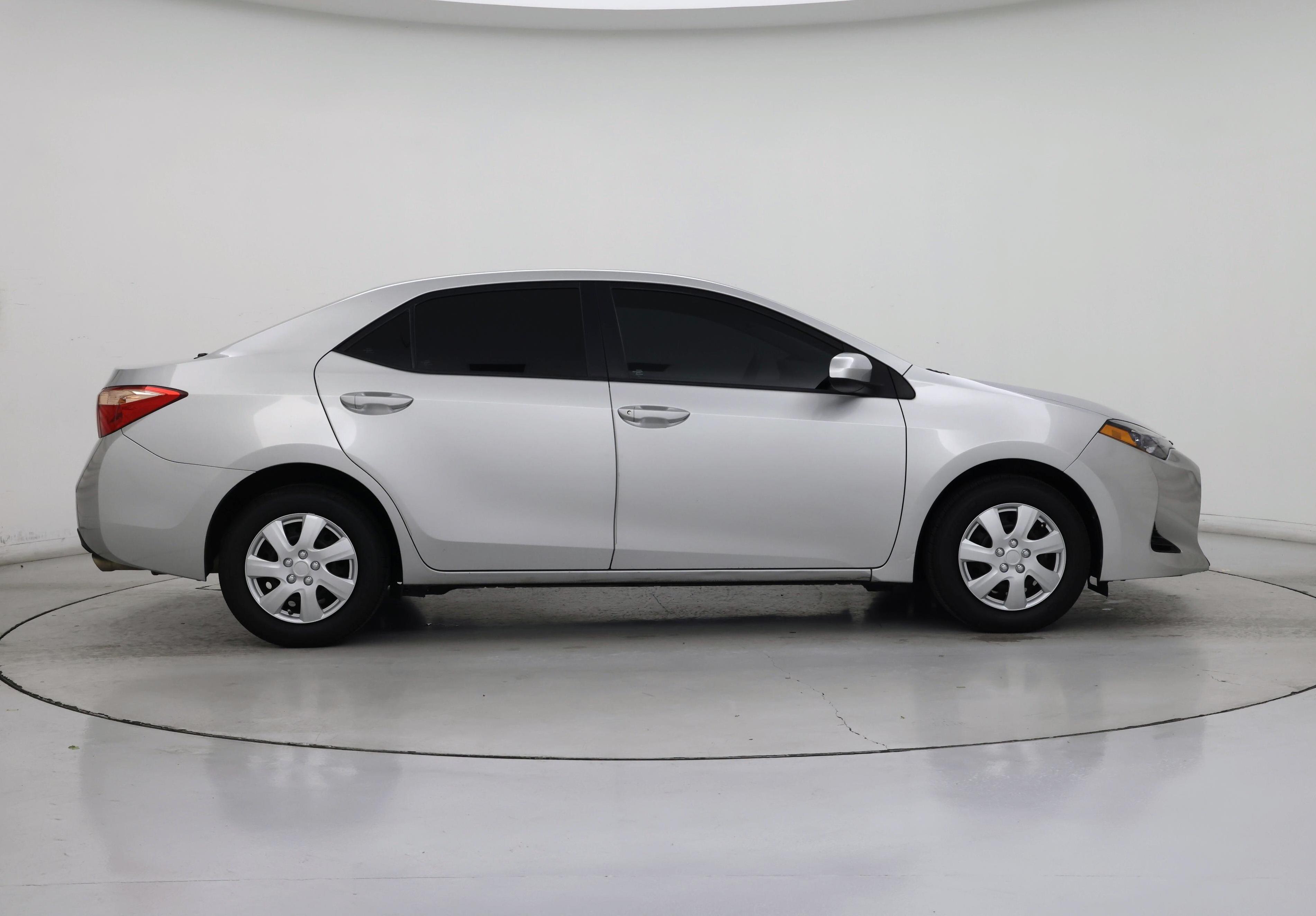 Thumbnail: 2018 Toyota Corolla - 7