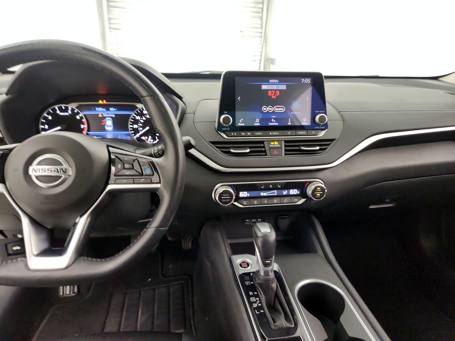 Thumbnail: 2019 Nissan Altima - 9