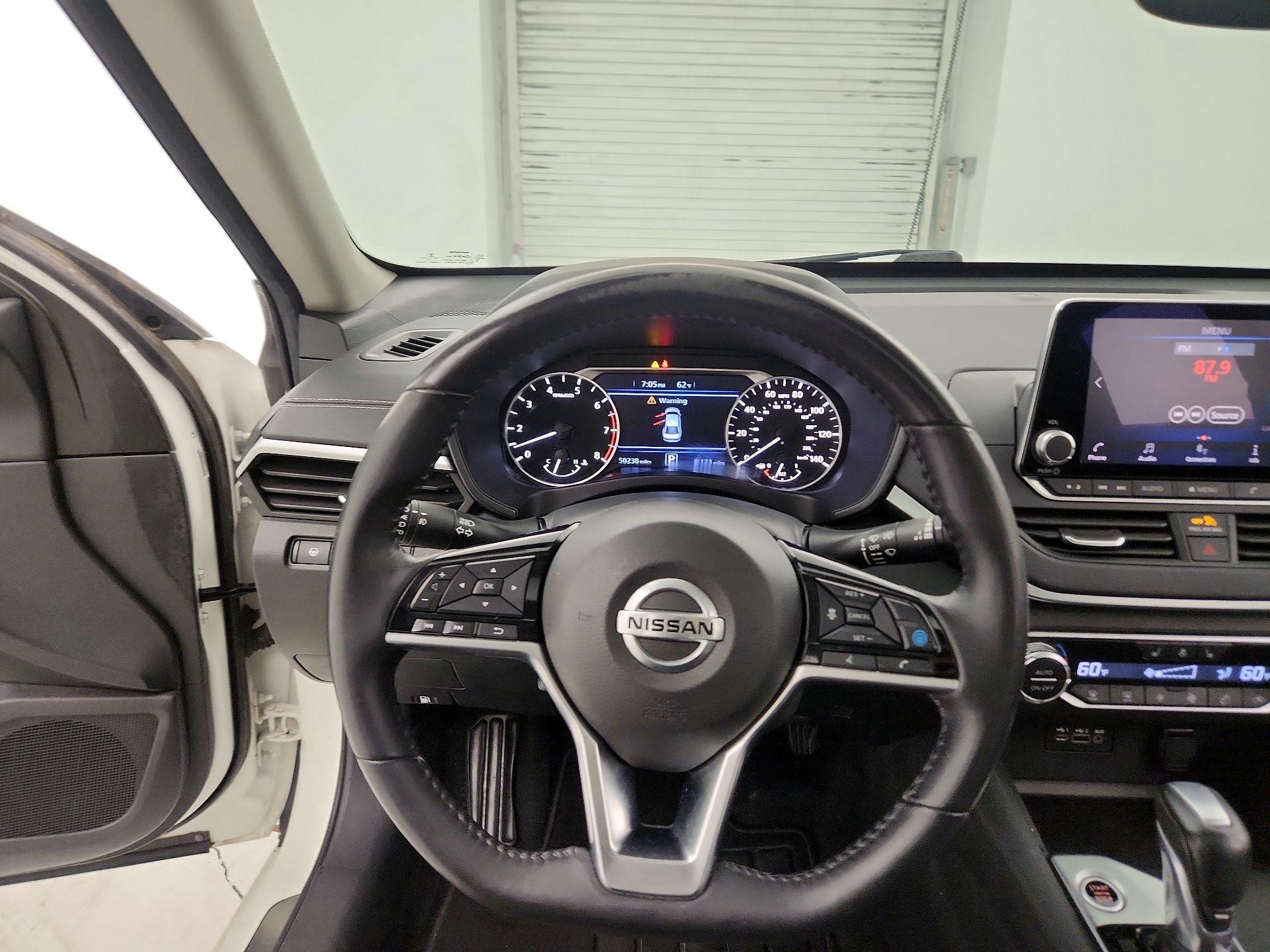 Thumbnail: 2019 Nissan Altima - 10