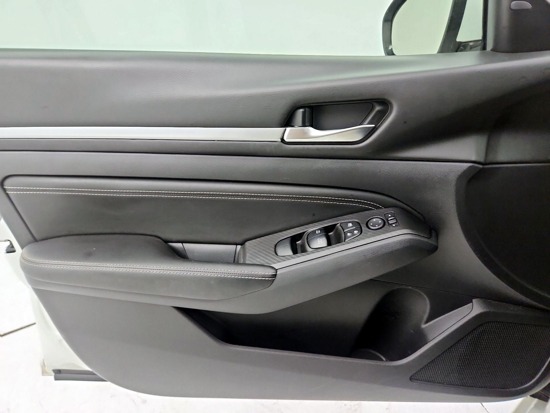 Thumbnail: 2019 Nissan Altima - 12