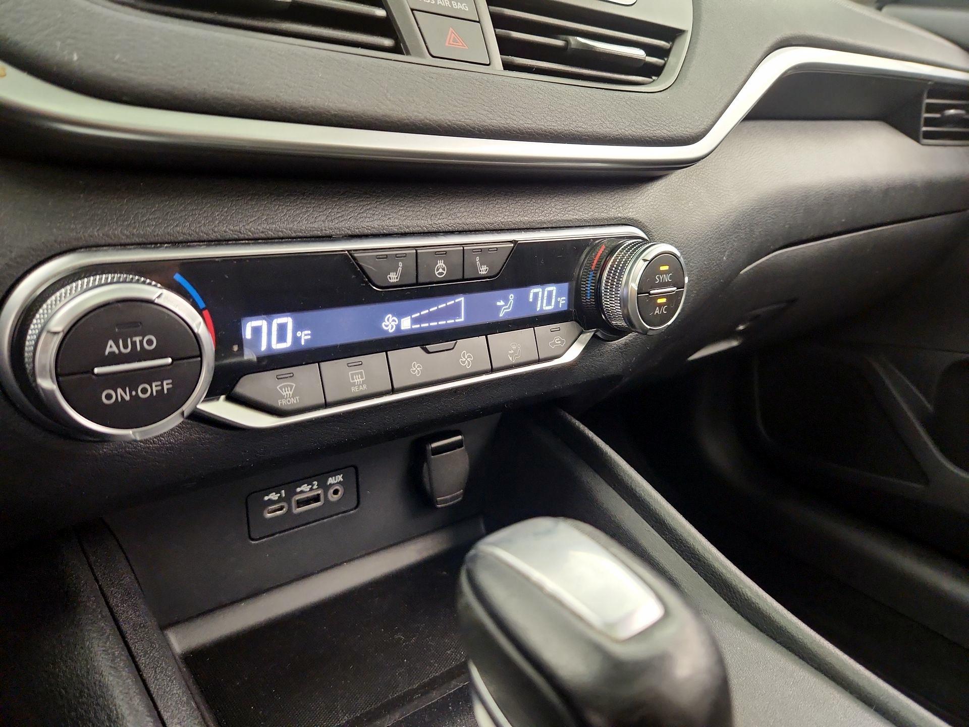 Thumbnail: 2019 Nissan Altima - 16