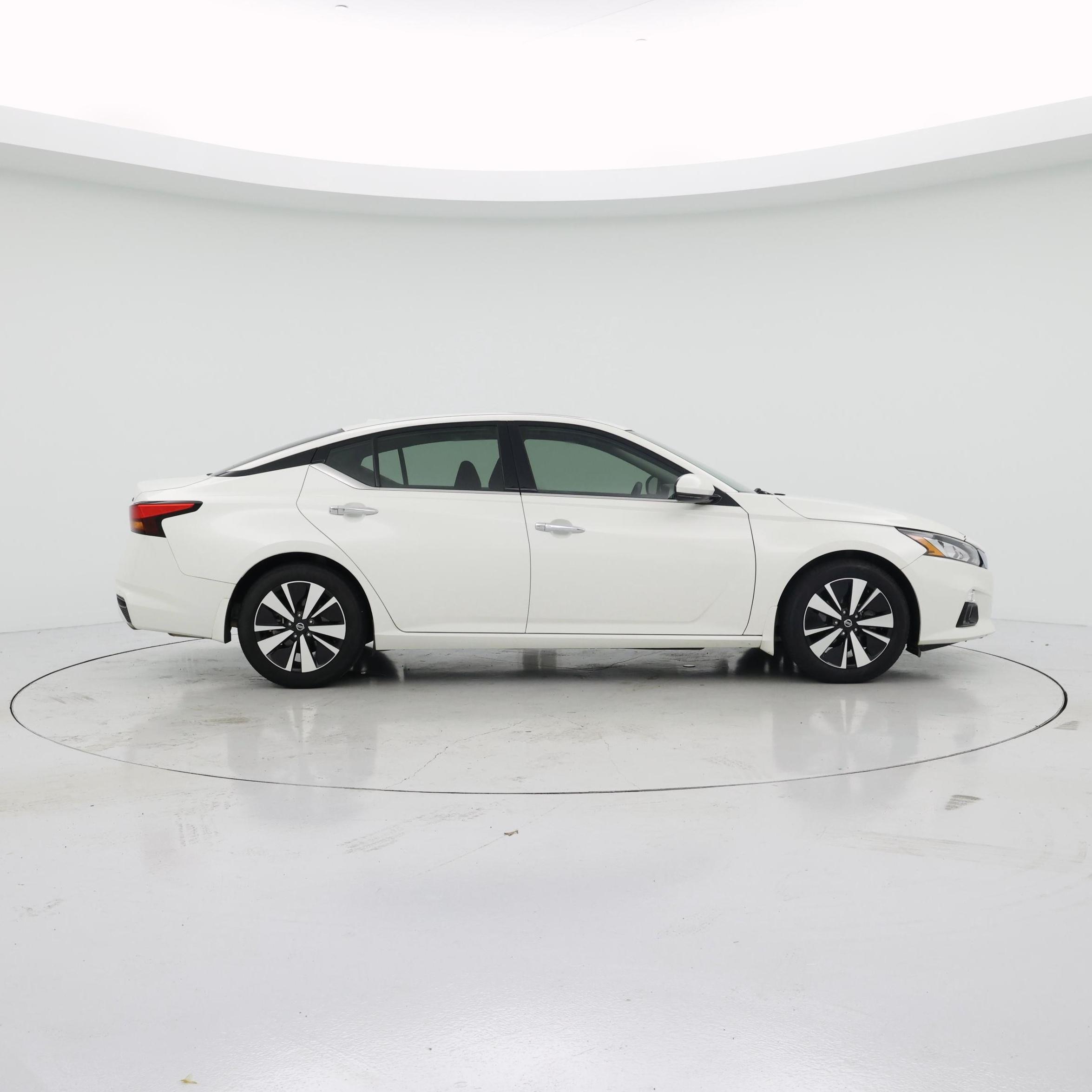 Thumbnail: 2019 Nissan Altima - 7