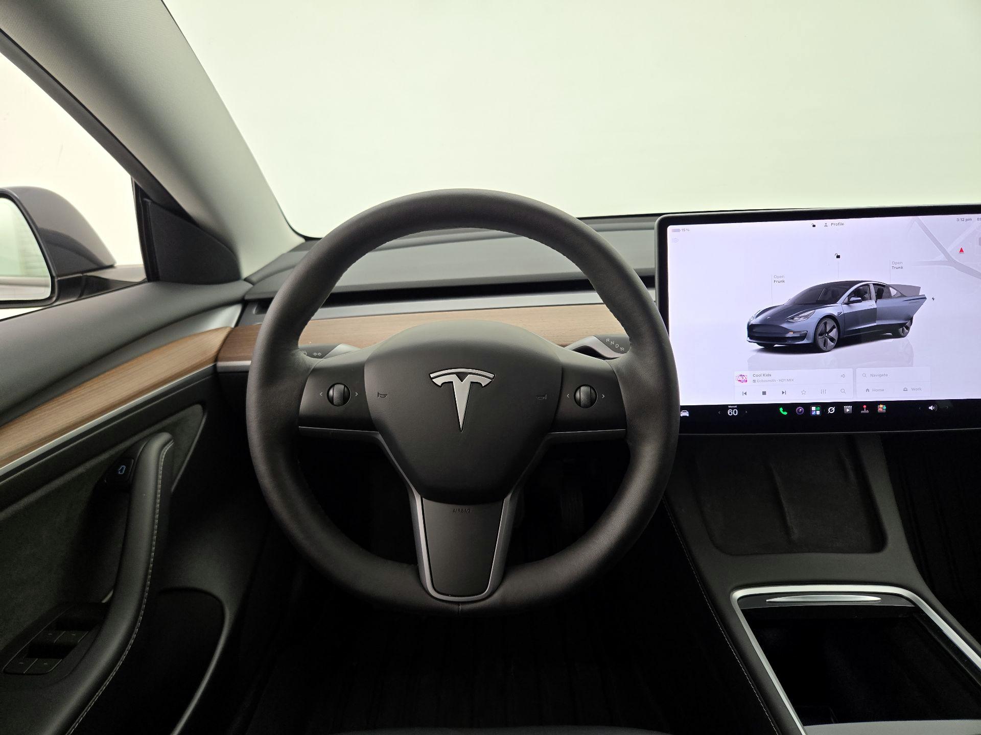 Thumbnail: 2023 Tesla Model 3 - 10