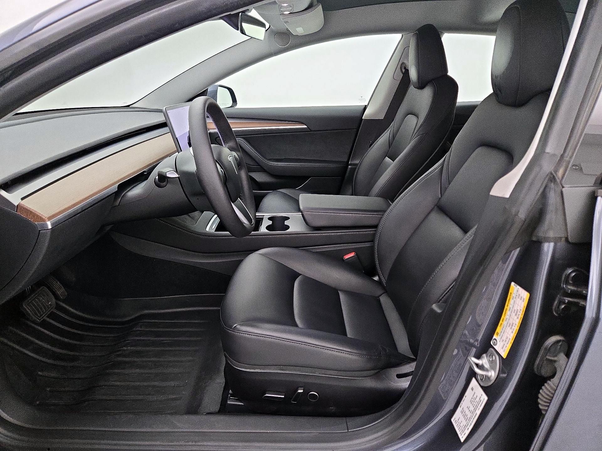Thumbnail: 2023 Tesla Model 3 - 11