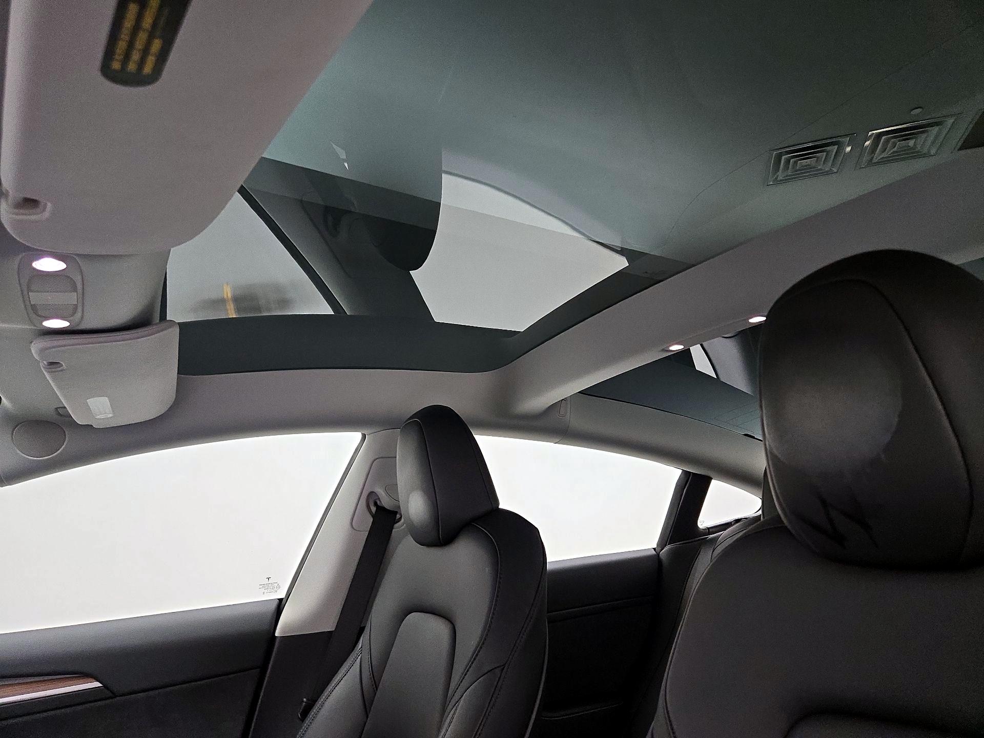 Thumbnail: 2023 Tesla Model 3 - 19