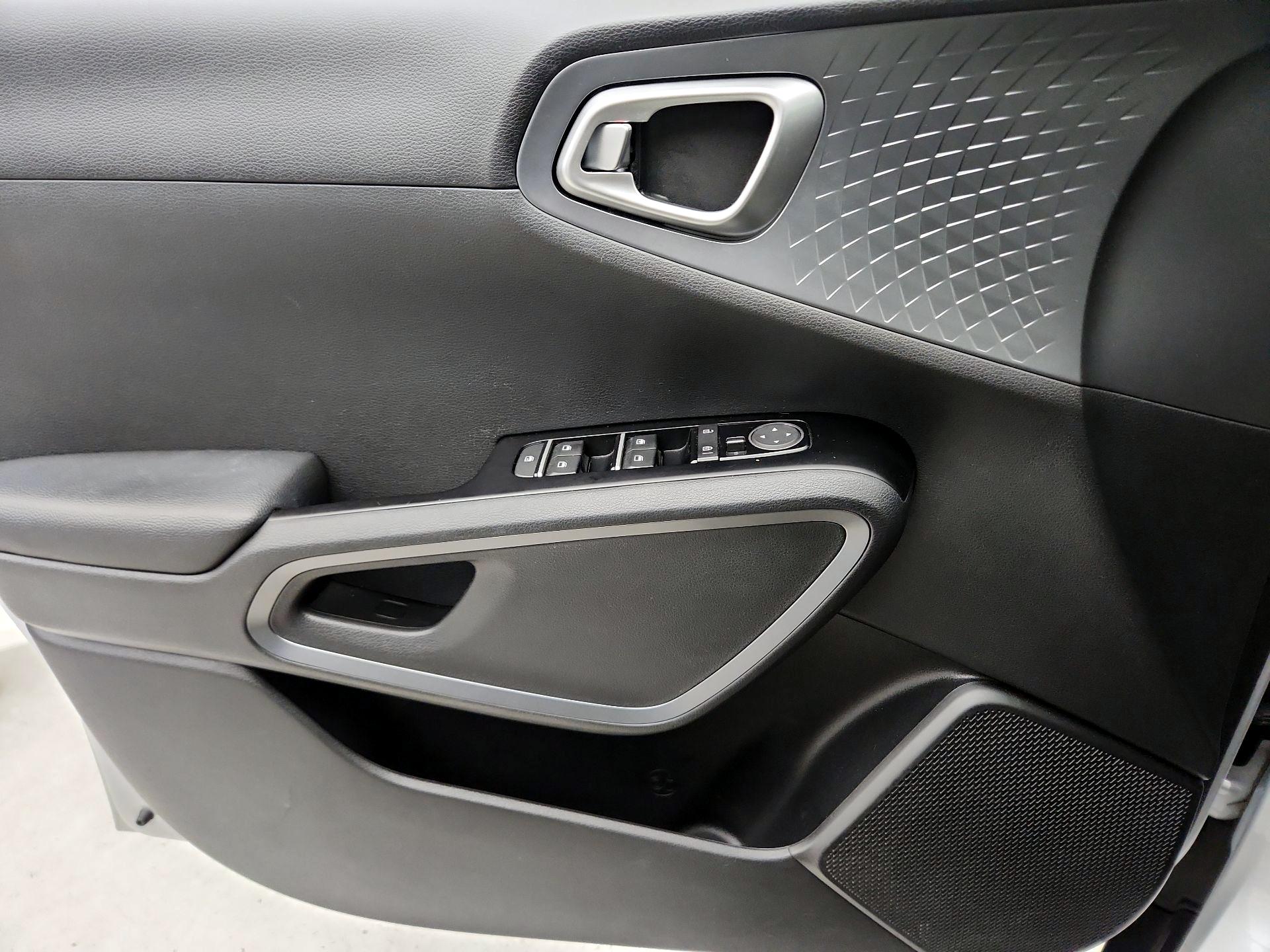 Thumbnail: 2020 Kia Soul - 12